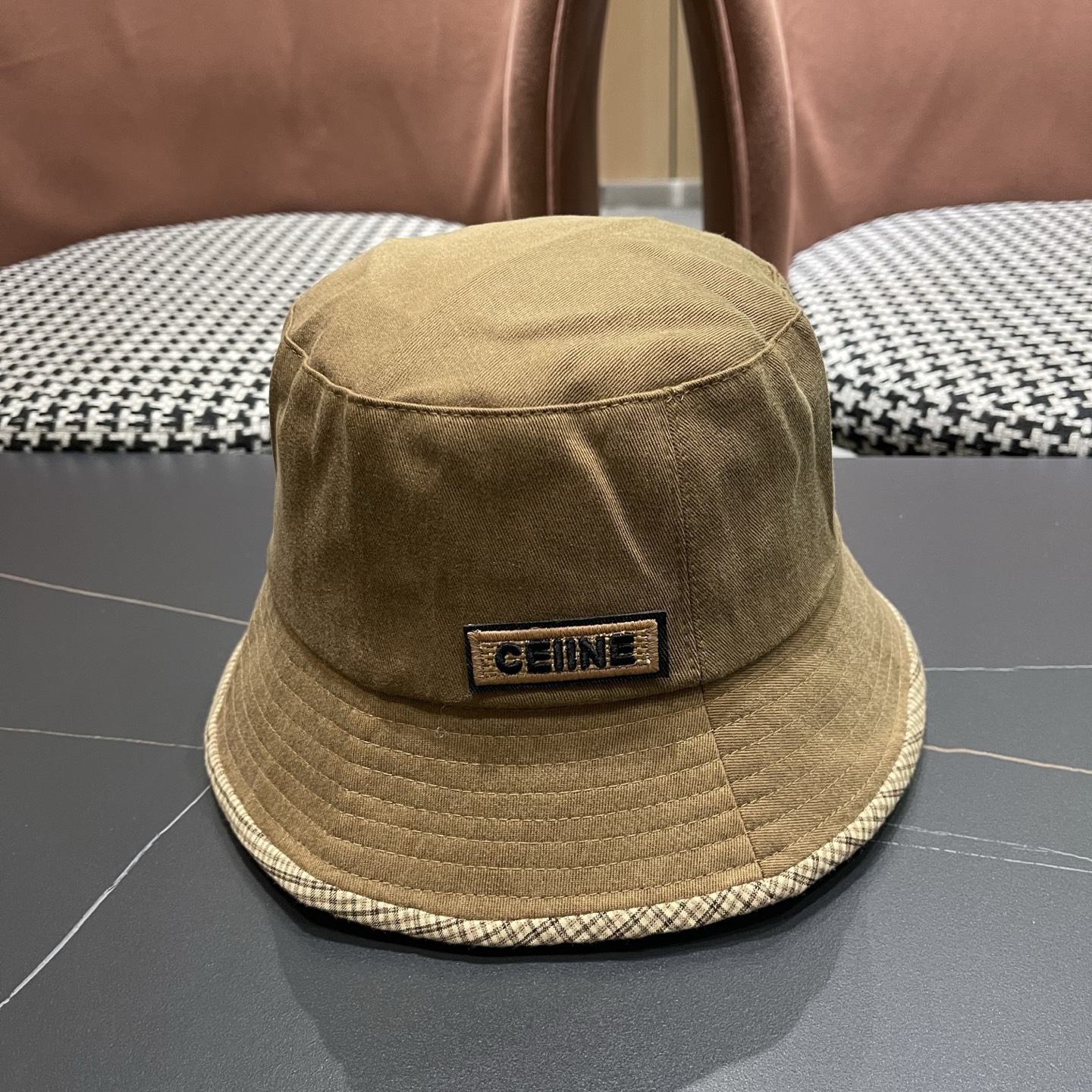 赛琳CELINE 新款渔夫帽，休闲大方，简约时尚，