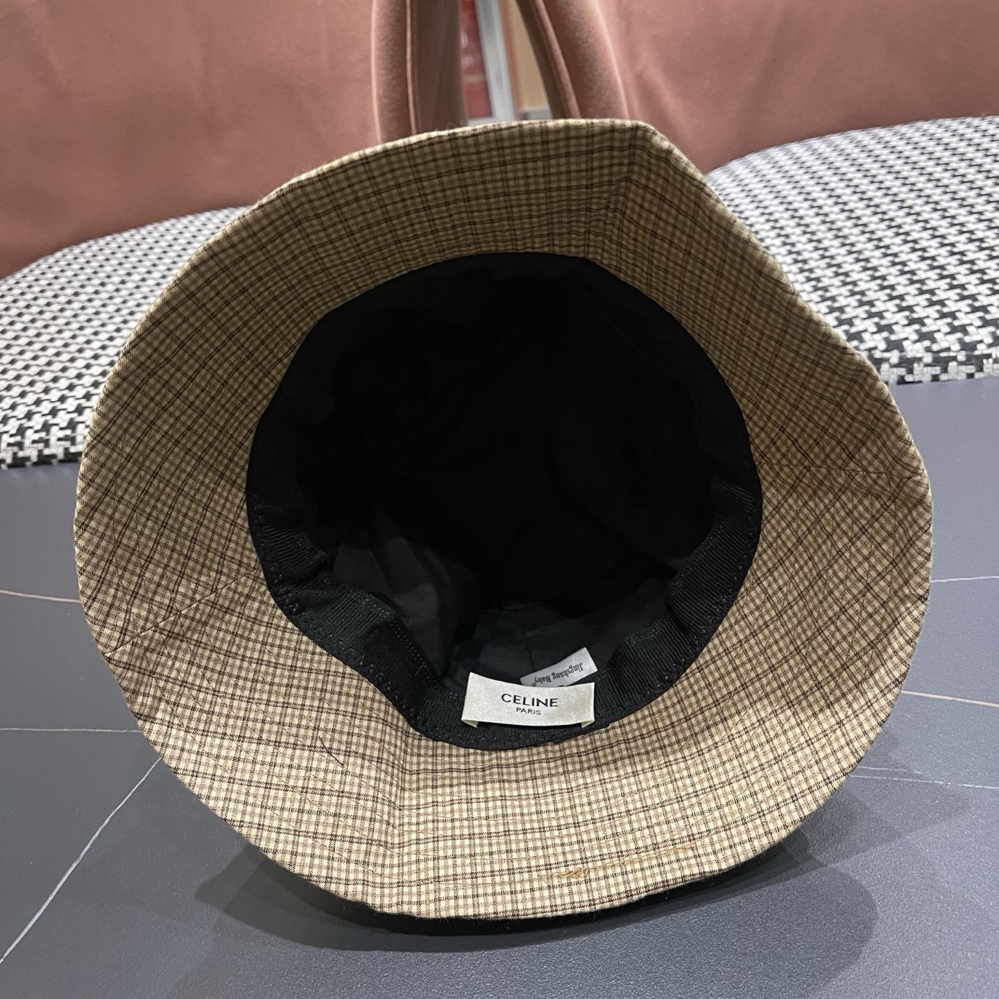 赛琳CELINE 新款渔夫帽，休闲大方，简约时尚，