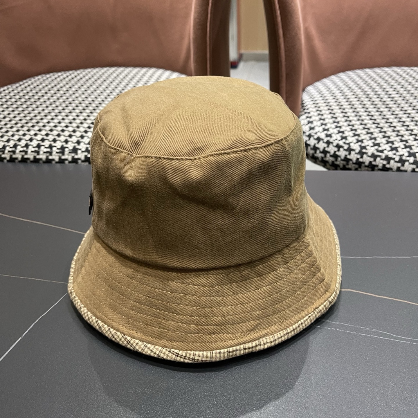 赛琳CELINE 新款渔夫帽，休闲大方，简约时尚，