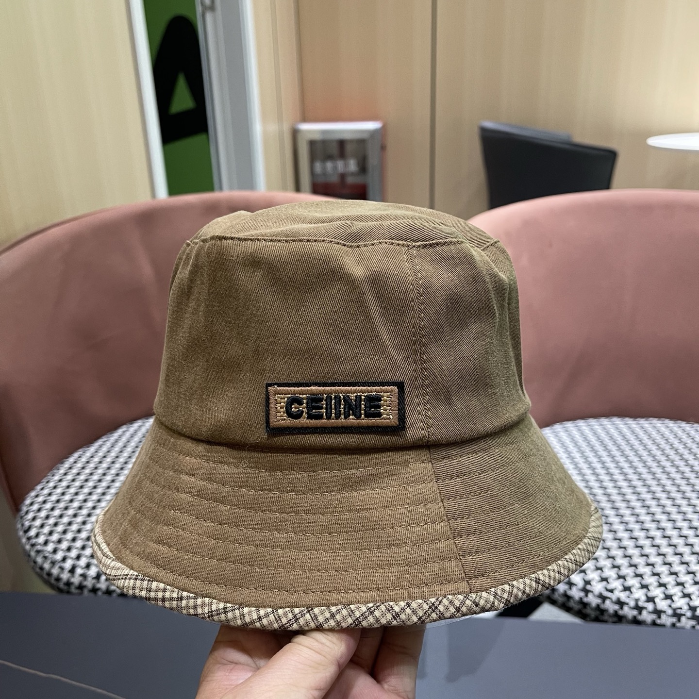 赛琳CELINE 新款渔夫帽，休闲大方，简约时尚，