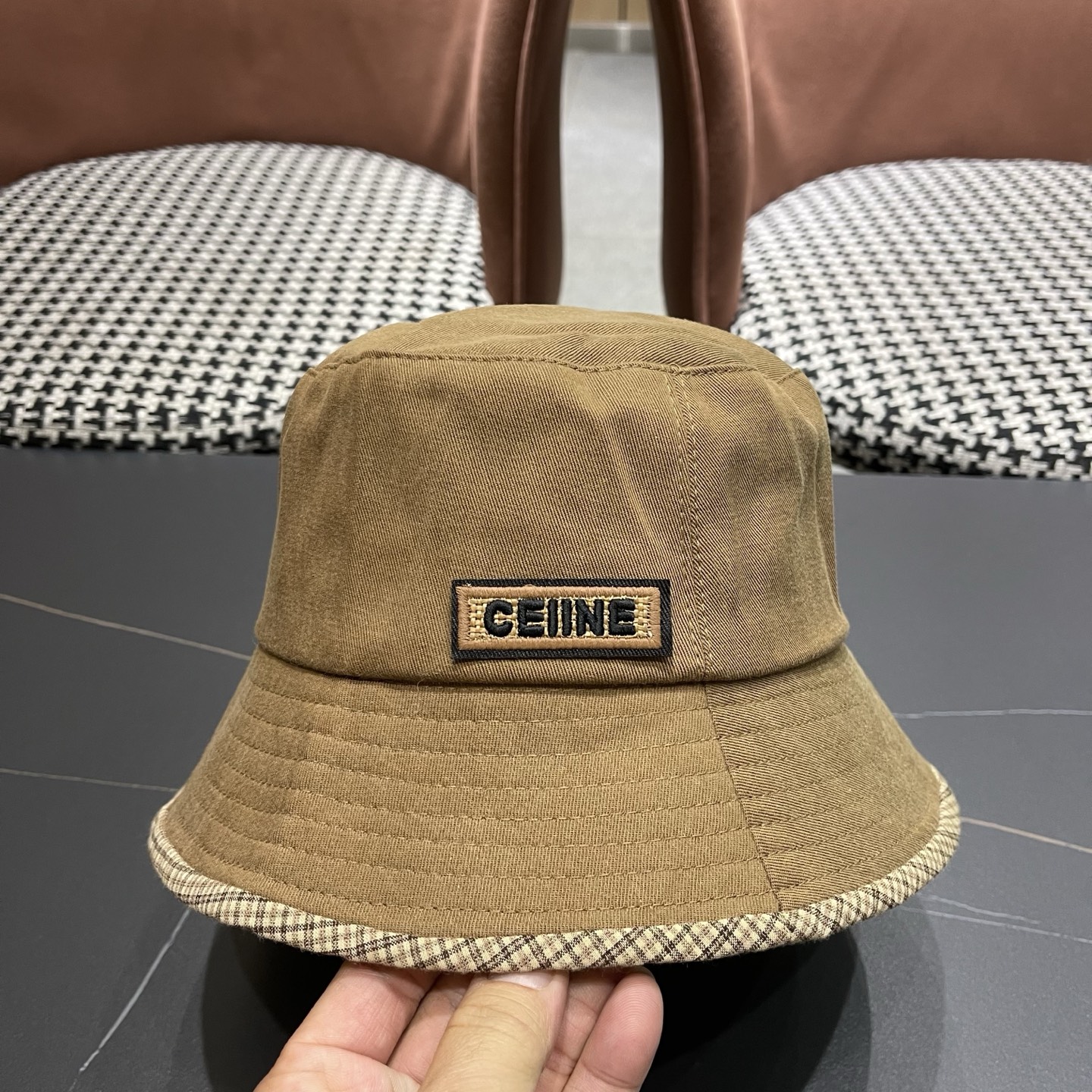 赛琳CELINE 新款渔夫帽，休闲大方，简约时尚，