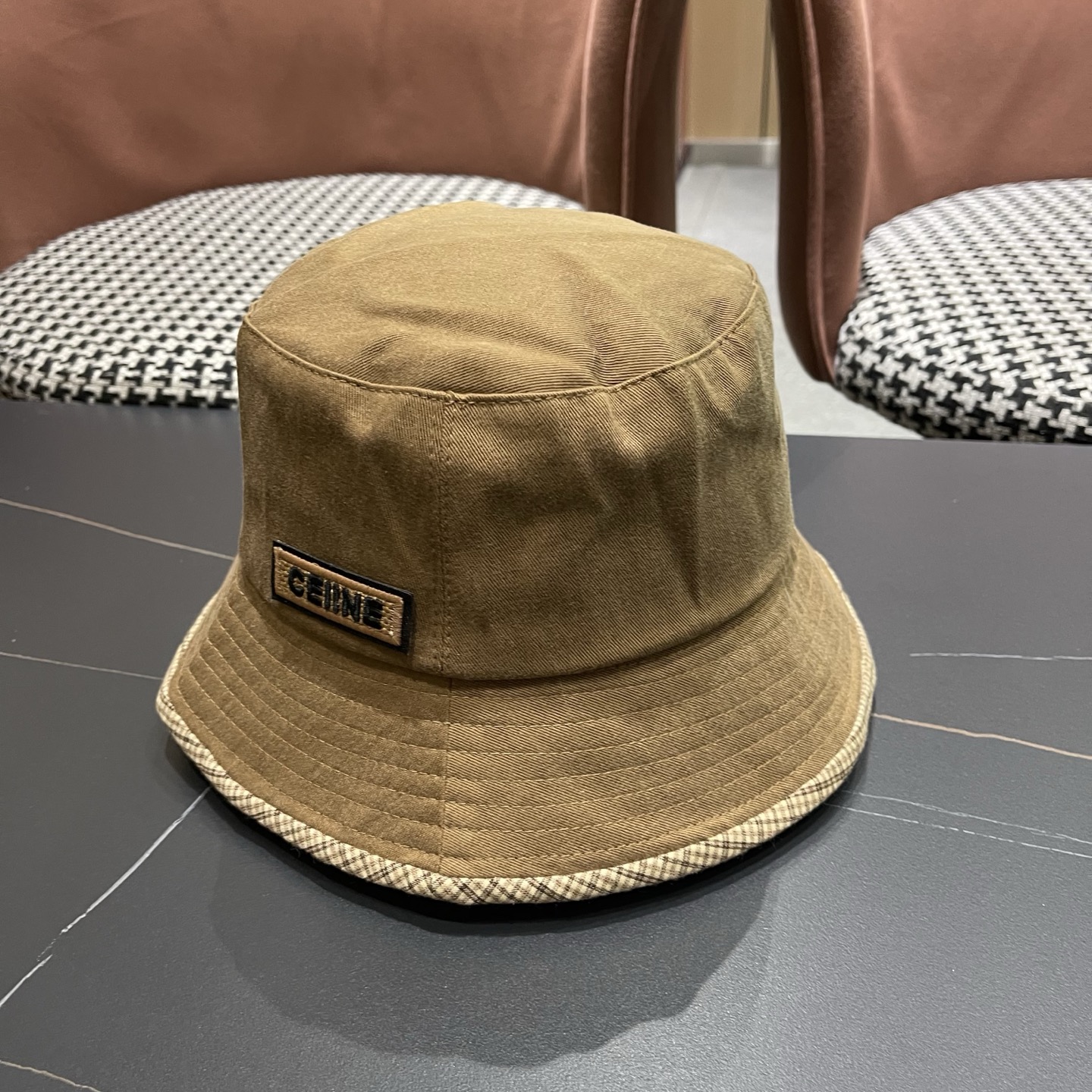 赛琳CELINE 新款渔夫帽，休闲大方，简约时尚，