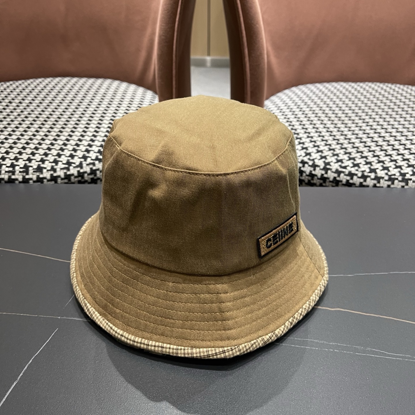 赛琳CELINE 新款渔夫帽，休闲大方，简约时尚，
