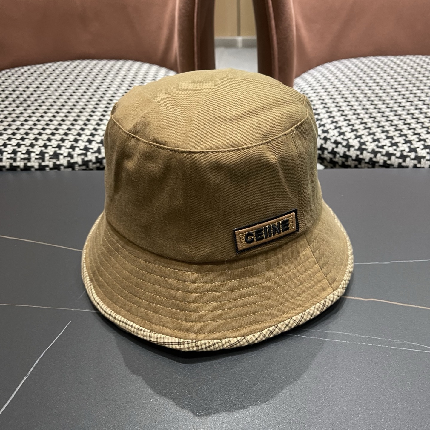 赛琳CELINE 新款渔夫帽，休闲大方，简约时尚，