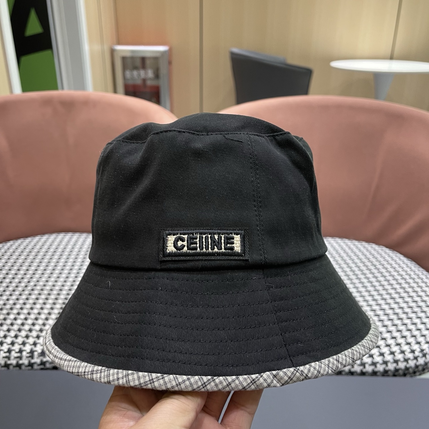 赛琳CELINE 新款渔夫帽，休闲大方，简约时尚，