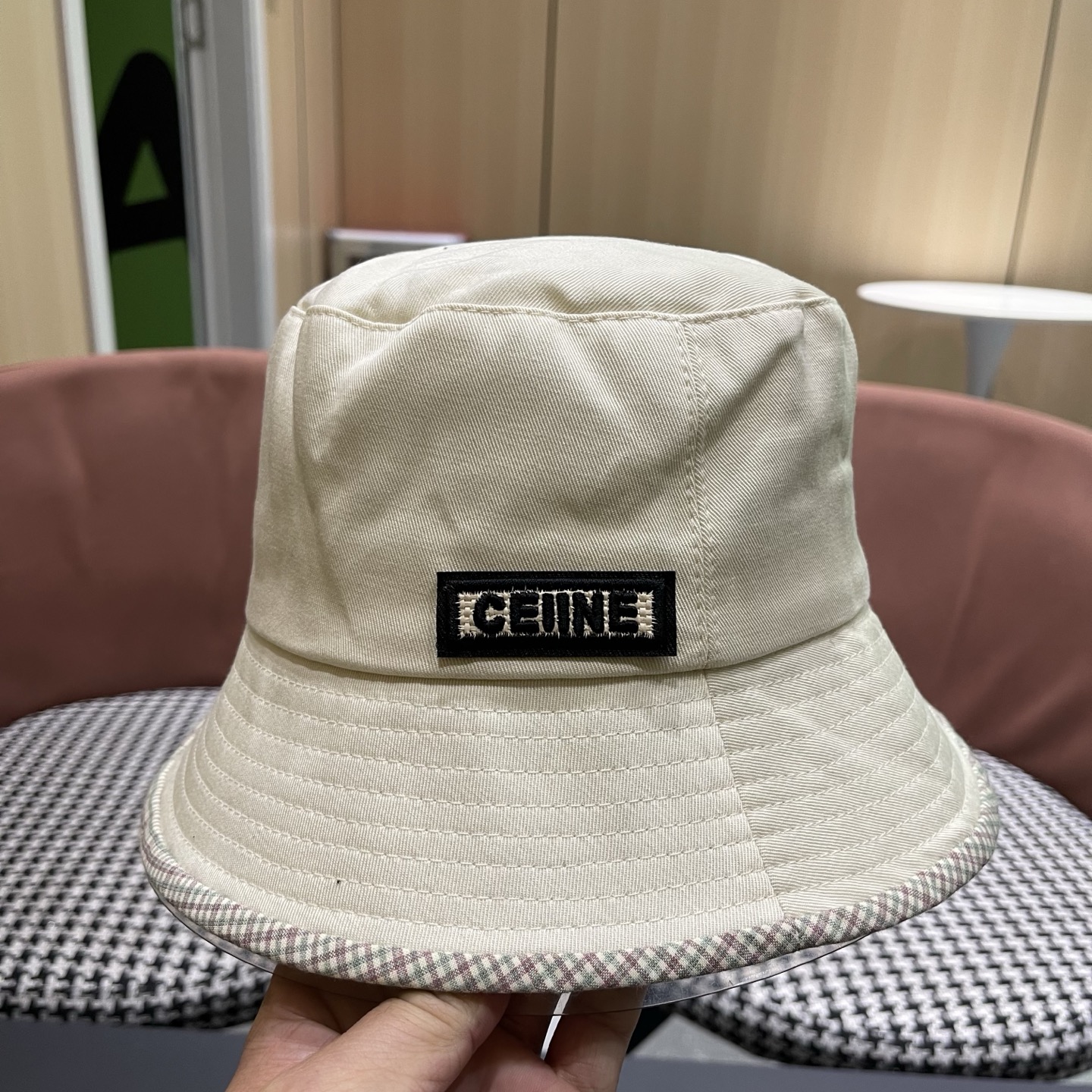 赛琳CELINE 新款渔夫帽，休闲大方，简约时尚，