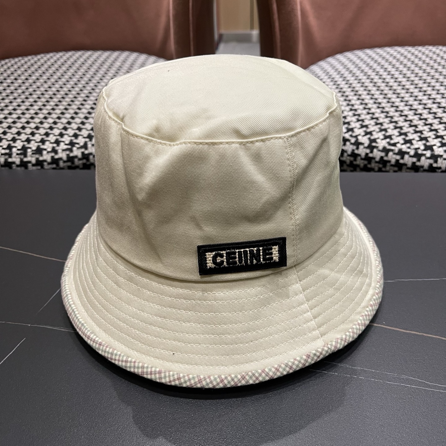 赛琳CELINE 新款渔夫帽，休闲大方，简约时尚，