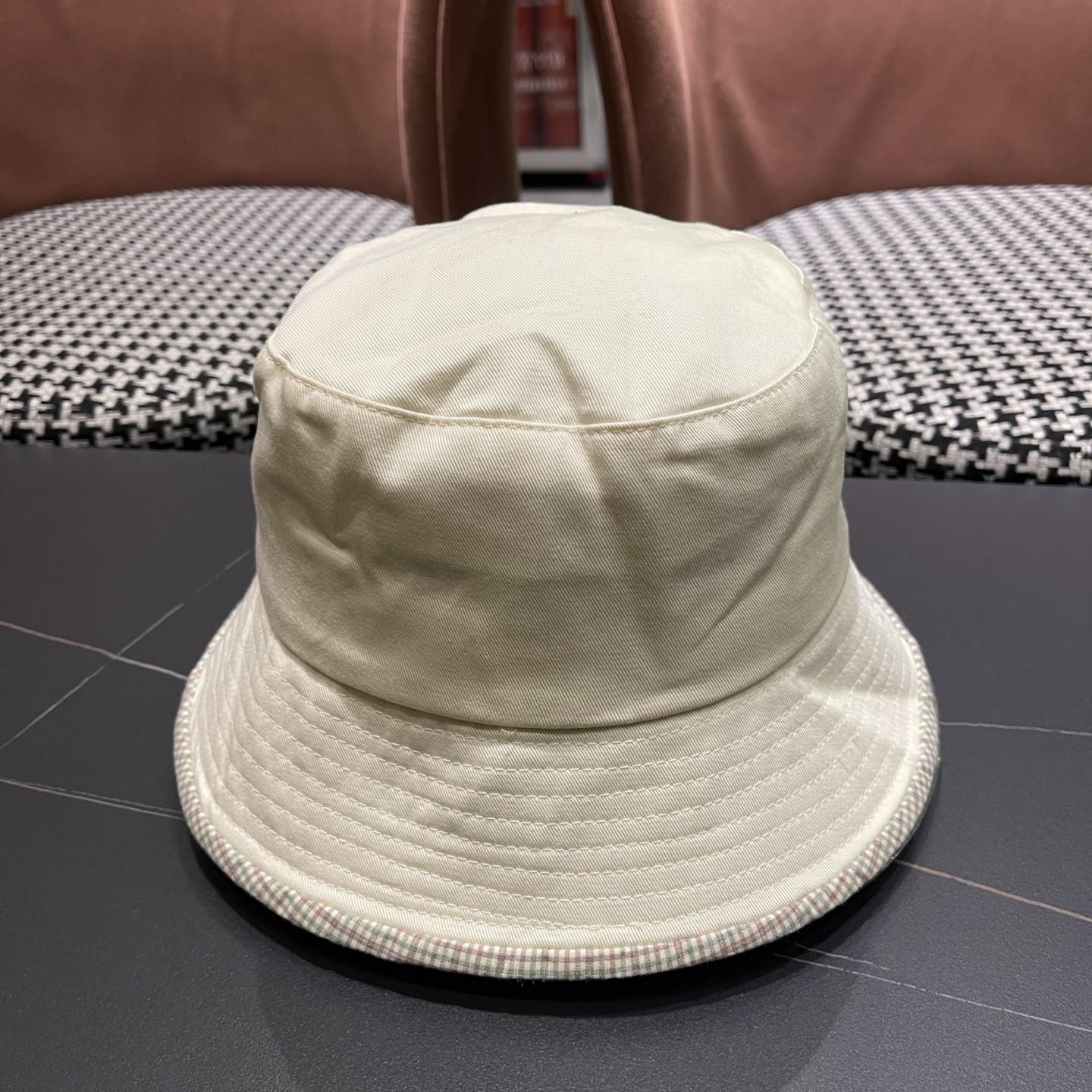 赛琳CELINE 新款渔夫帽，休闲大方，简约时尚，