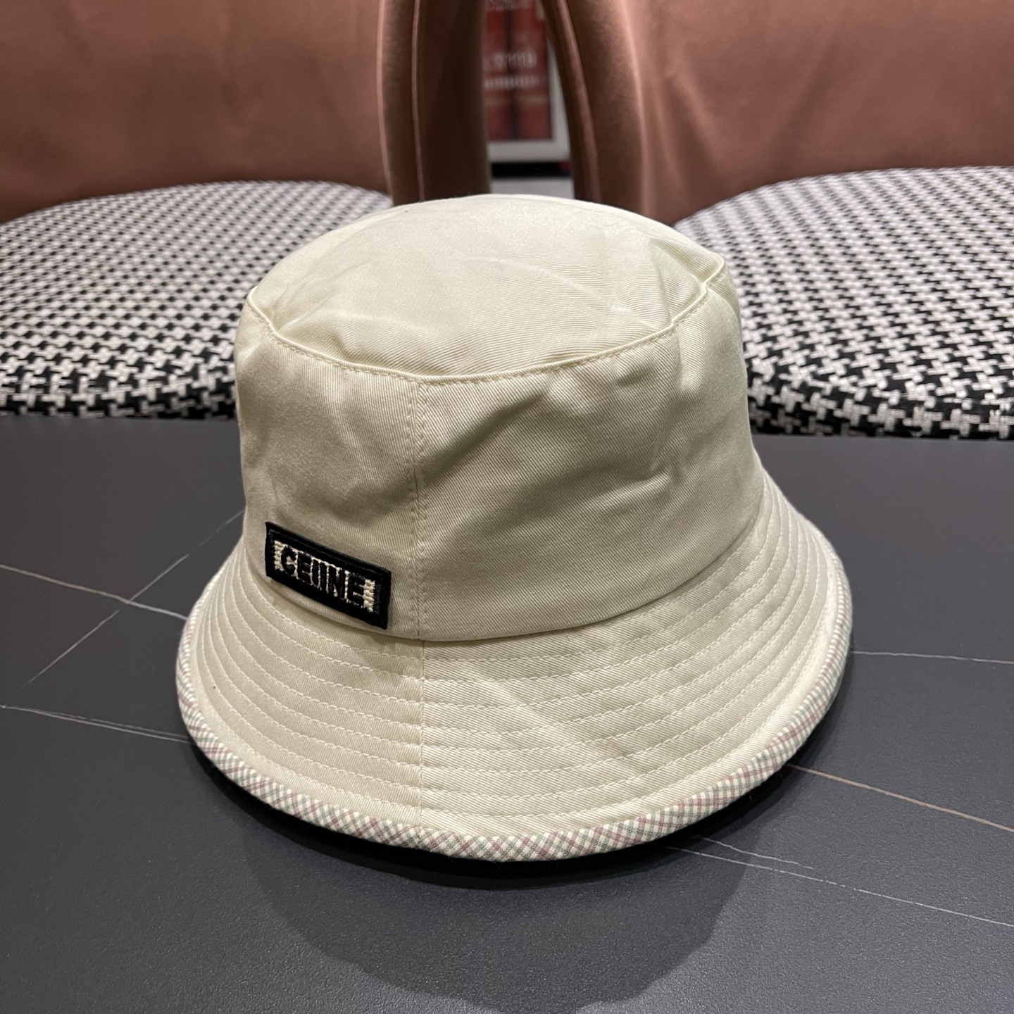 赛琳CELINE 新款渔夫帽，休闲大方，简约时尚，