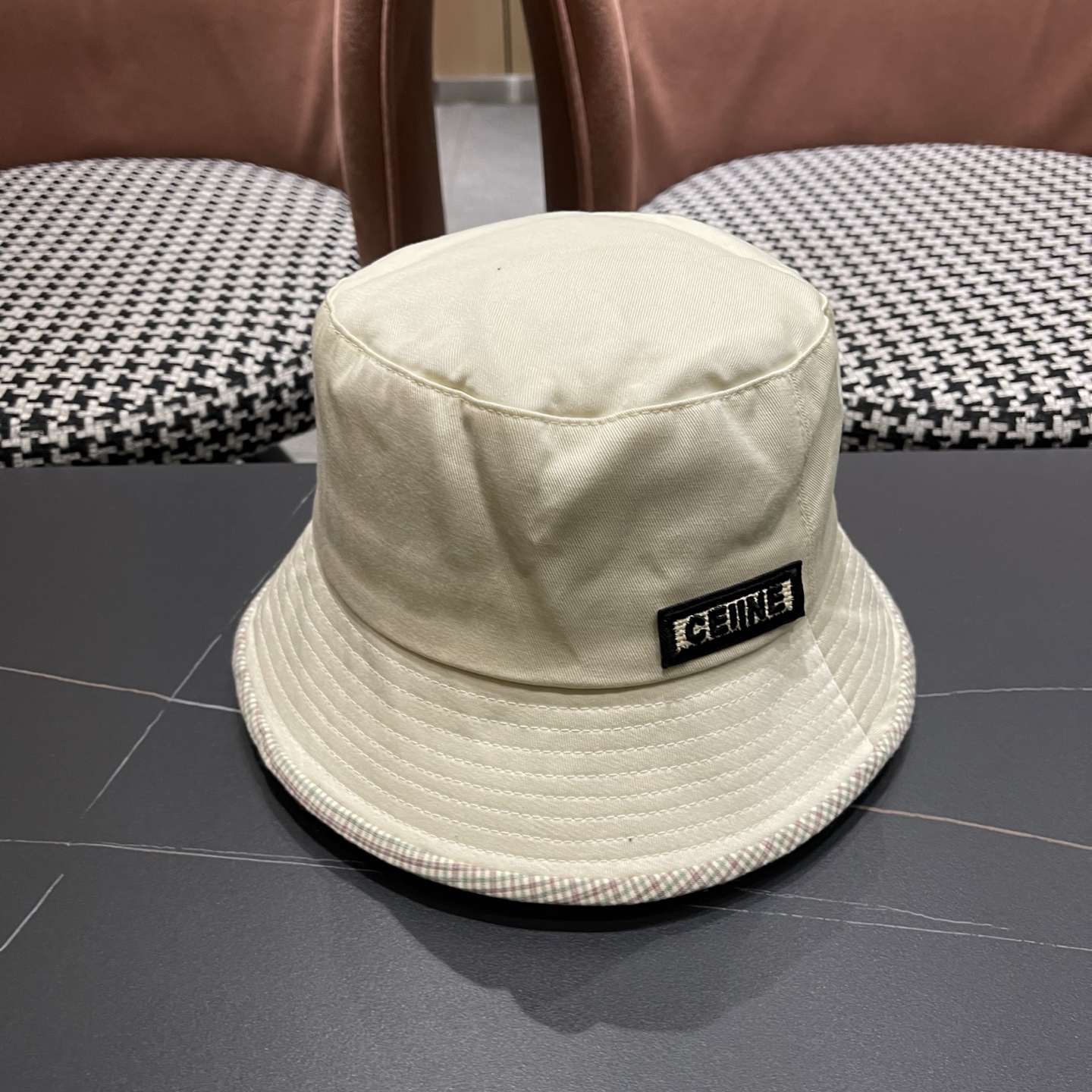 赛琳CELINE 新款渔夫帽，休闲大方，简约时尚，