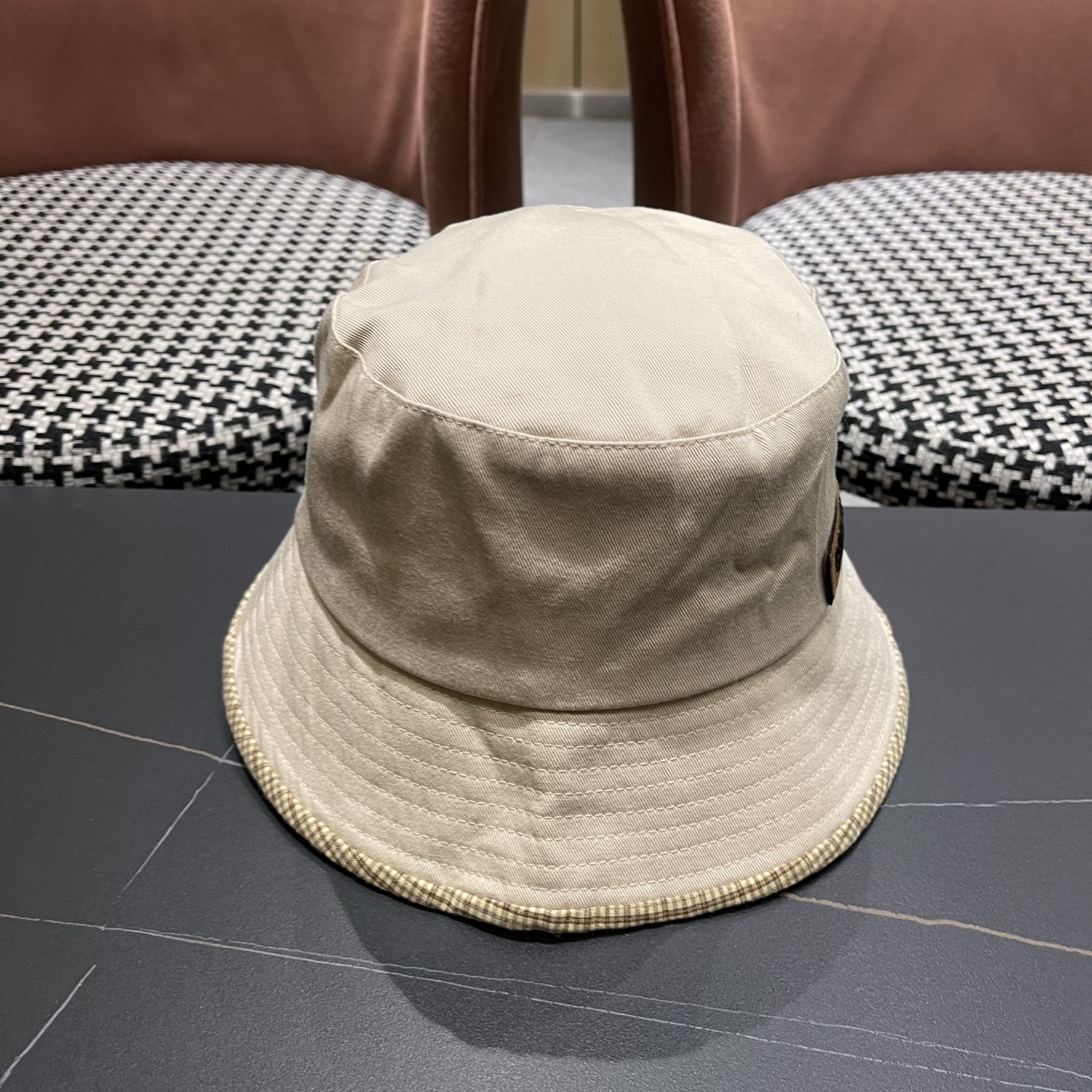 赛琳CELINE 新款渔夫帽，休闲大方，简约时尚，