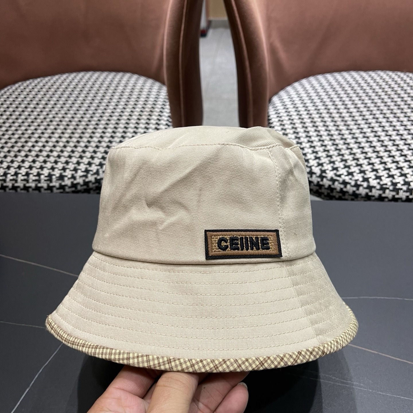 赛琳CELINE 新款渔夫帽，休闲大方，简约时尚，