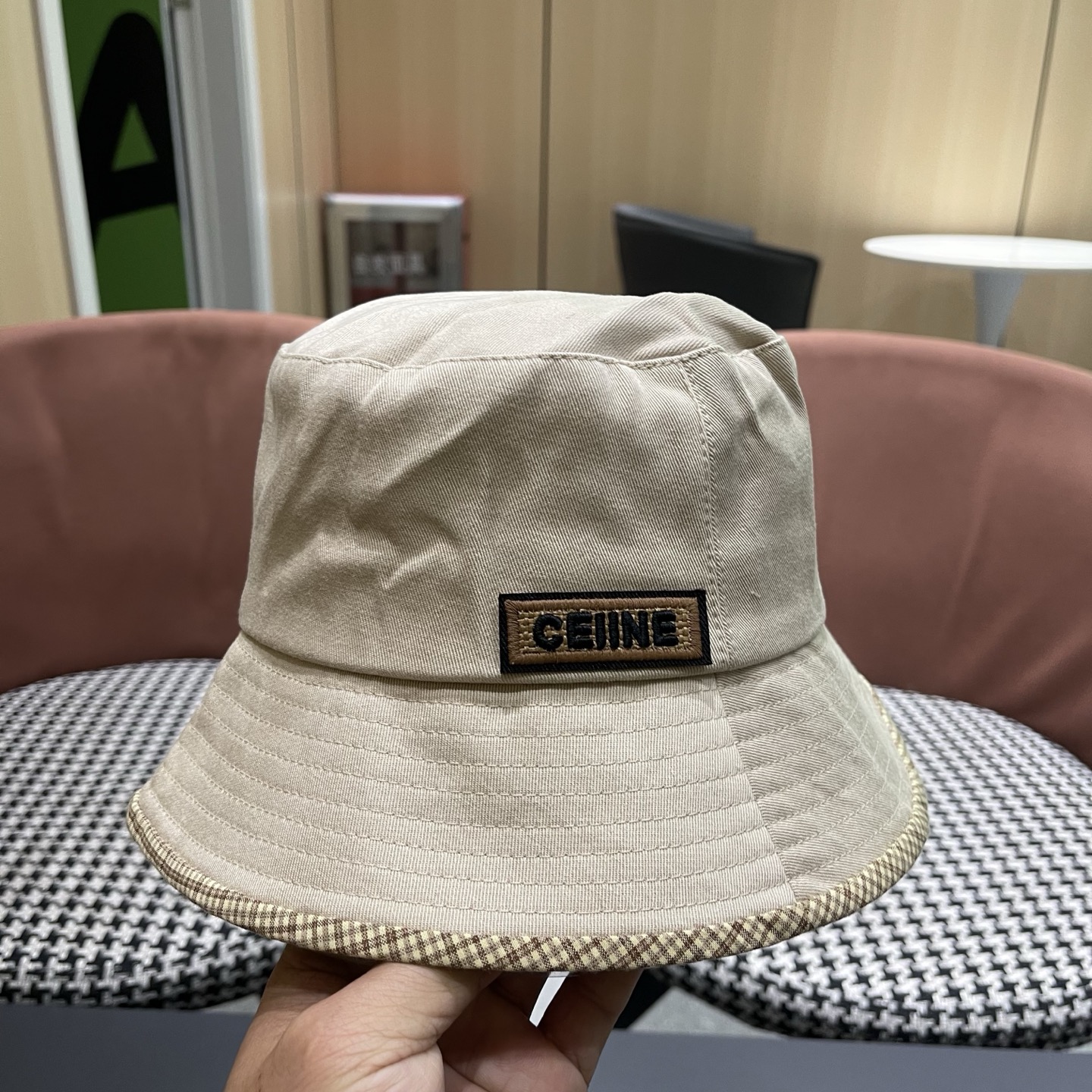 赛琳CELINE 新款渔夫帽，休闲大方，简约时尚，