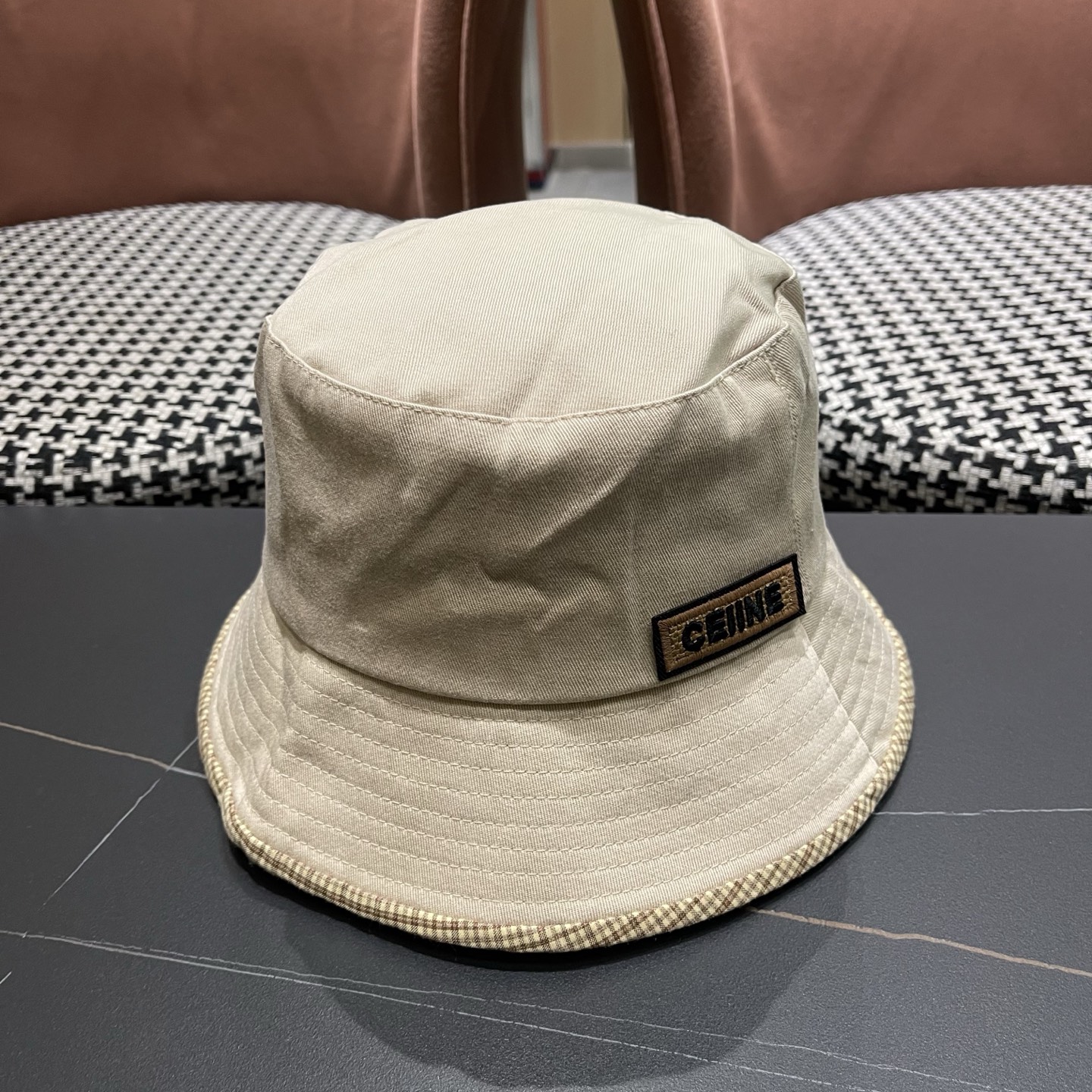 NO:704127,CELINE new bucket hat, casual and elegant, simple and fashionable, bucket hat, baseball cap, knitted hat, bucket hat, baseball cap, knitted hat, hat, celine, celine, espadrilles, hats19860909赛琳CELINE 新款渔夫帽,休闲大方,简约时尚,帽子渔夫帽棒球帽针织帽帽子渔夫帽棒球帽针织帽,帽子,celine,celine,espadrilles,hats,hat