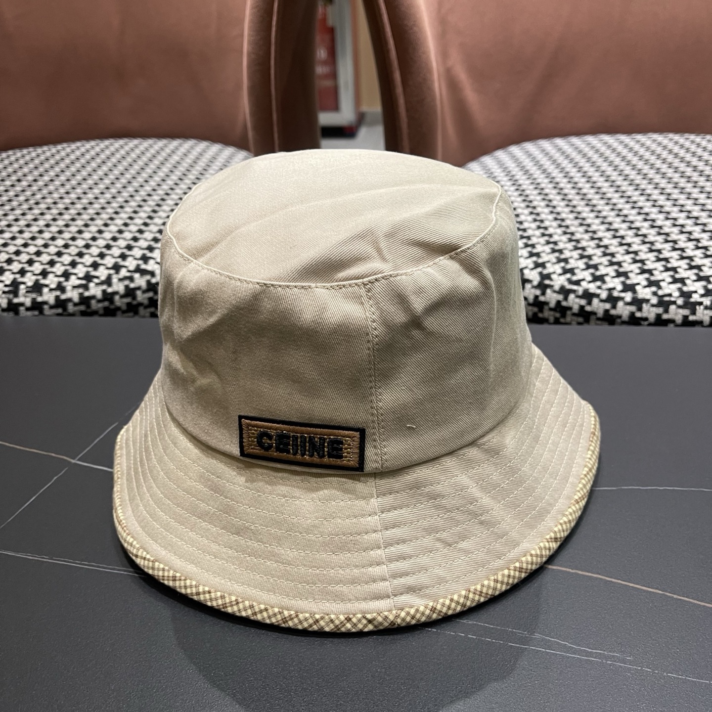 赛琳CELINE 新款渔夫帽，休闲大方，简约时尚，