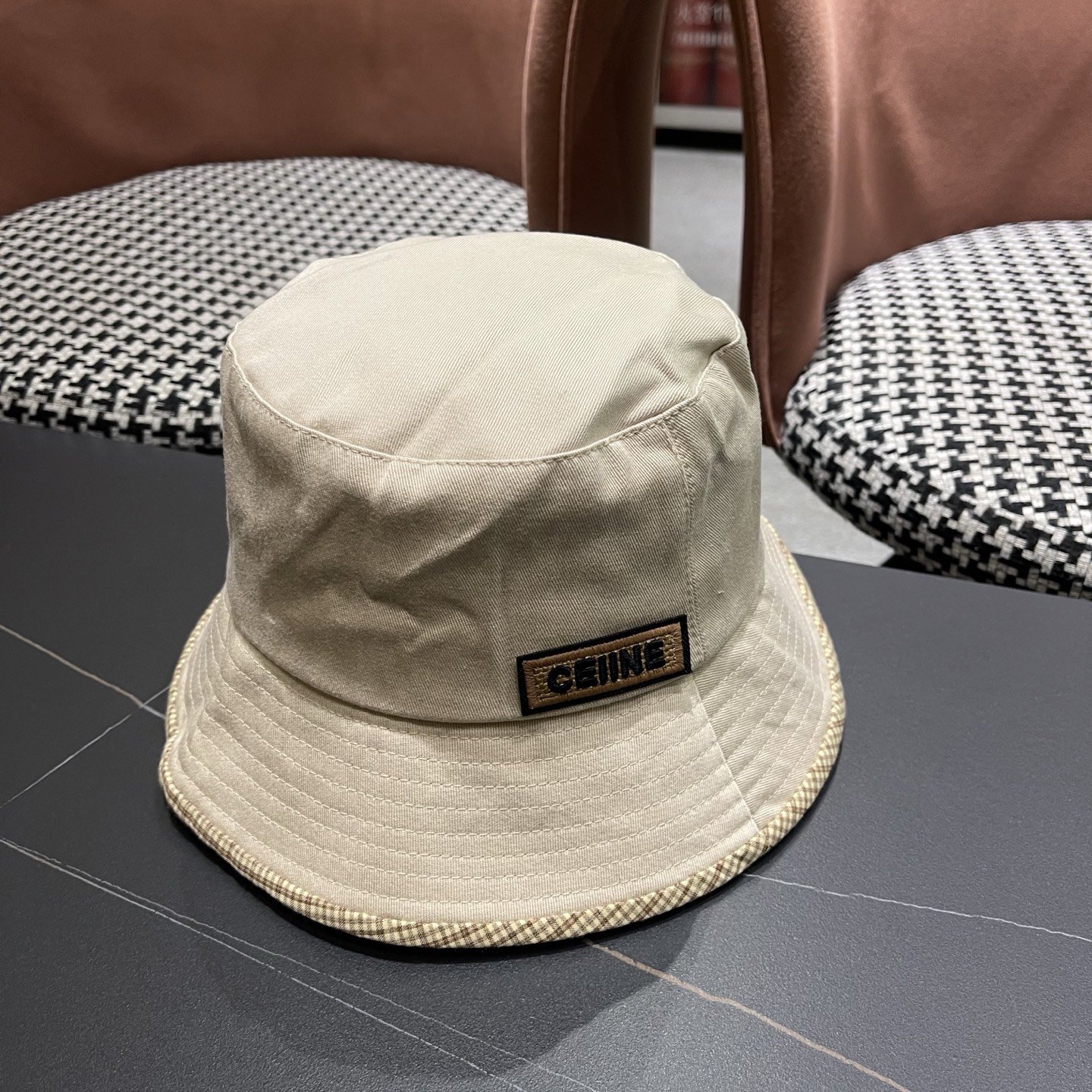 赛琳CELINE 新款渔夫帽，休闲大方，简约时尚，