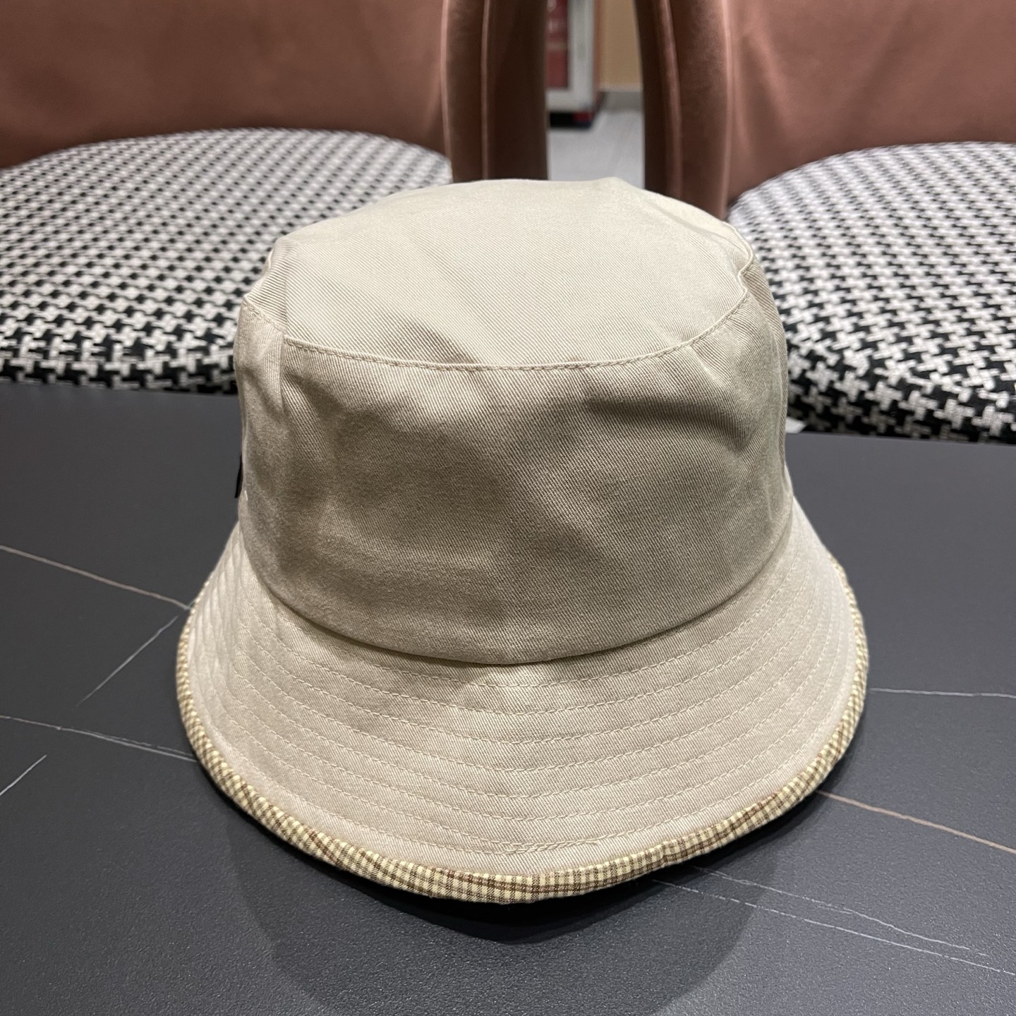 赛琳CELINE 新款渔夫帽，休闲大方，简约时尚，