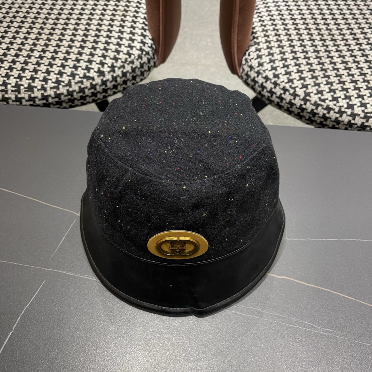 古奇GUCCI 秋新款渔夫帽， 工艺非常精美 高档大气上档次！低调奢华，方便携带！跑量