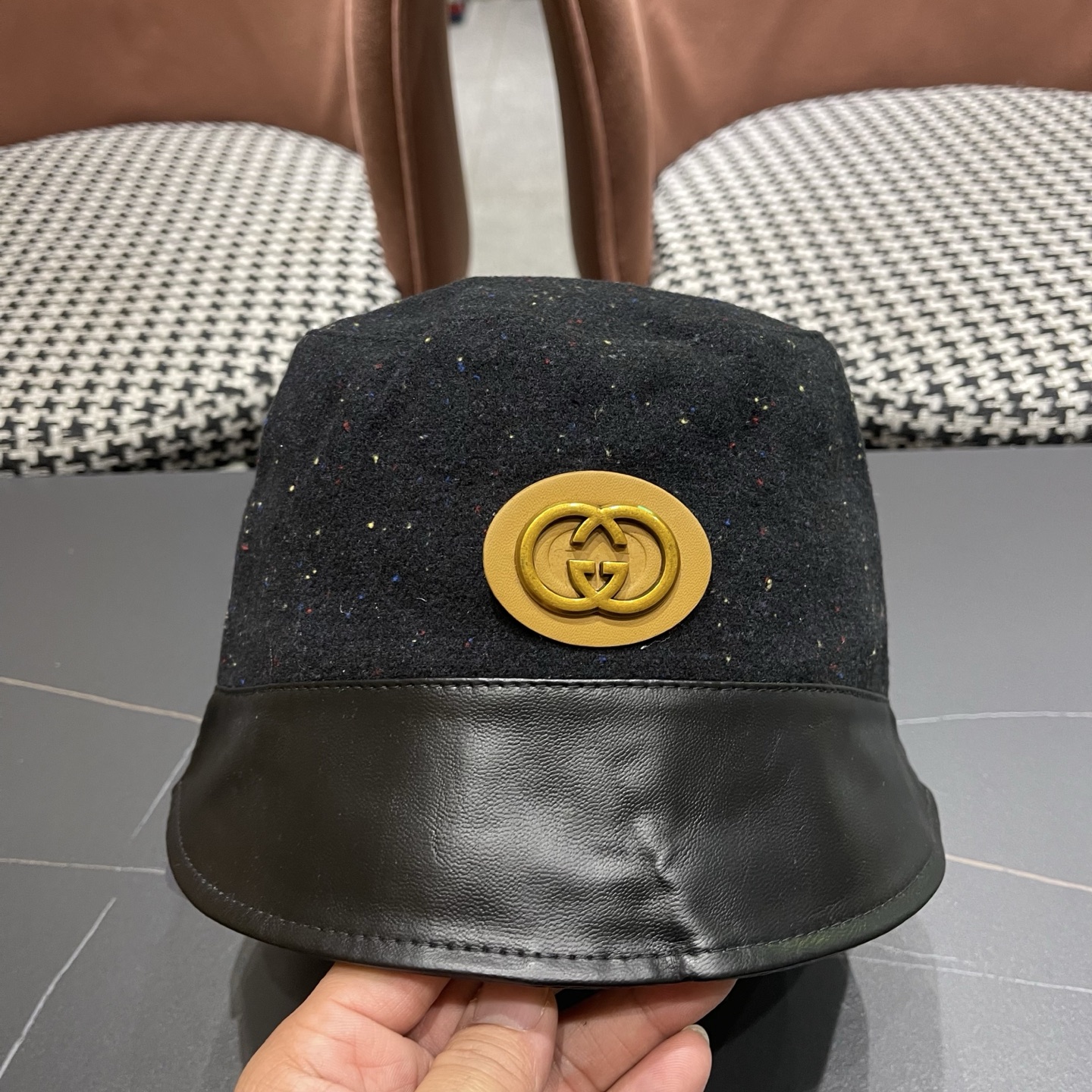 古奇GUCCI 秋新款渔夫帽， 工艺非常精美 高档大气上档次！低调奢华，方便携带！跑量