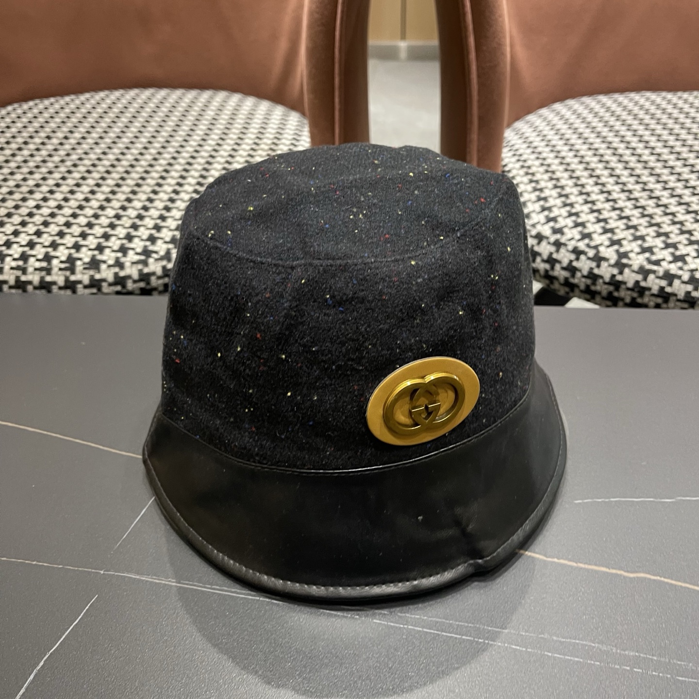 古奇GUCCI 秋新款渔夫帽， 工艺非常精美 高档大气上档次！低调奢华，方便携带！跑量