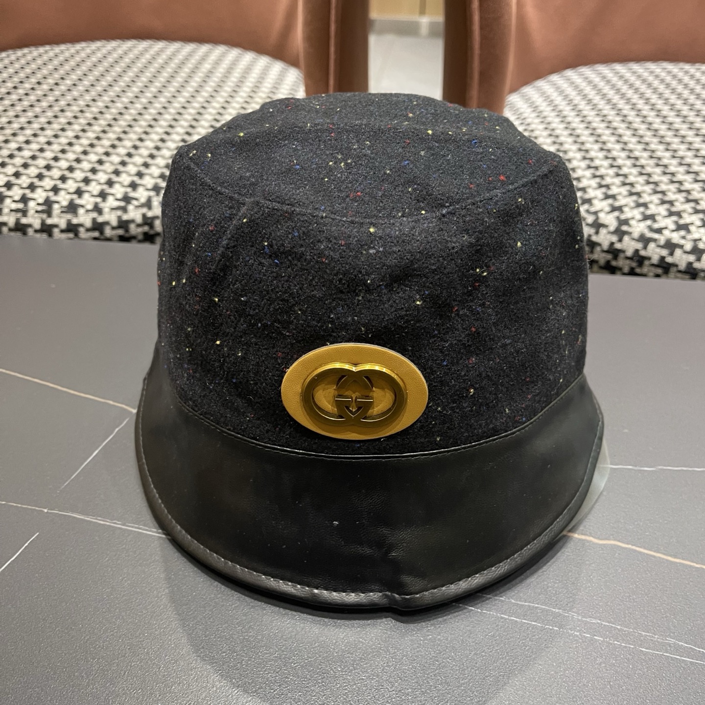 古奇GUCCI 秋新款渔夫帽， 工艺非常精美 高档大气上档次！低调奢华，方便携带！跑量