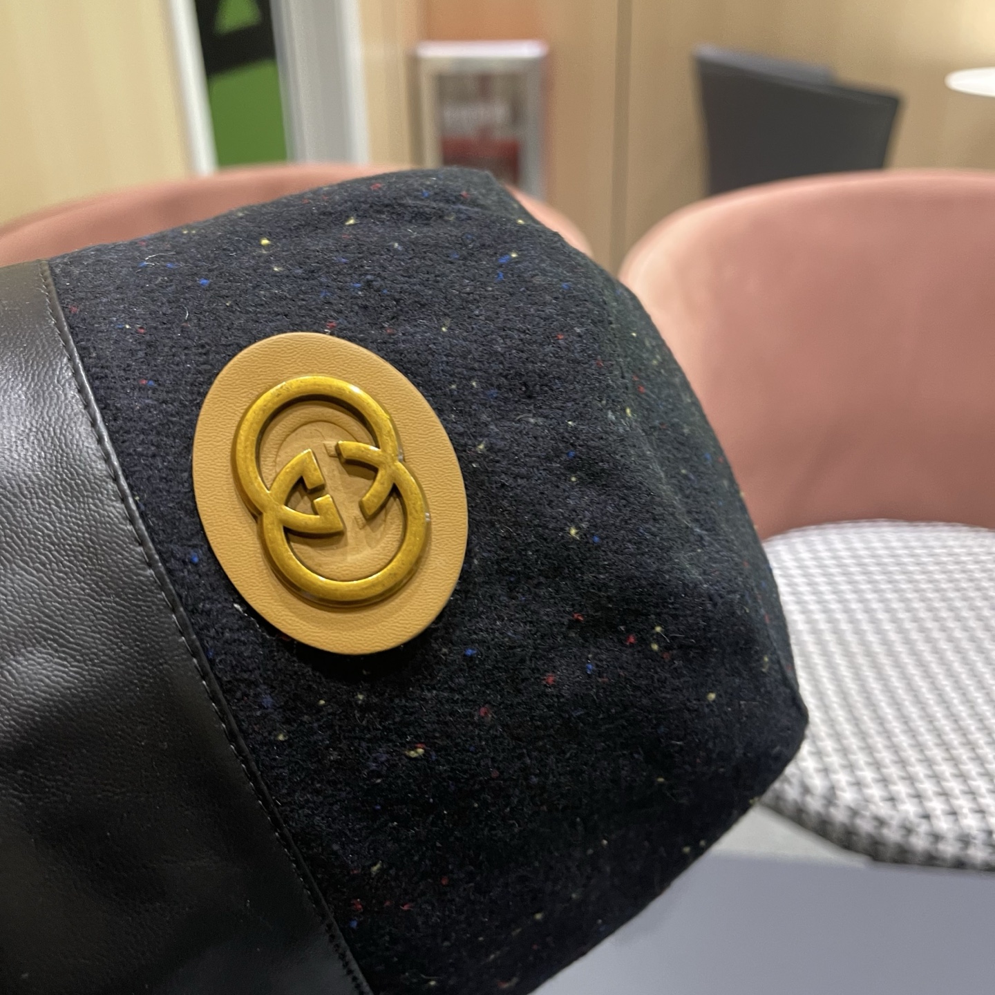 古奇GUCCI 秋新款渔夫帽， 工艺非常精美 高档大气上档次！低调奢华，方便携带！跑量