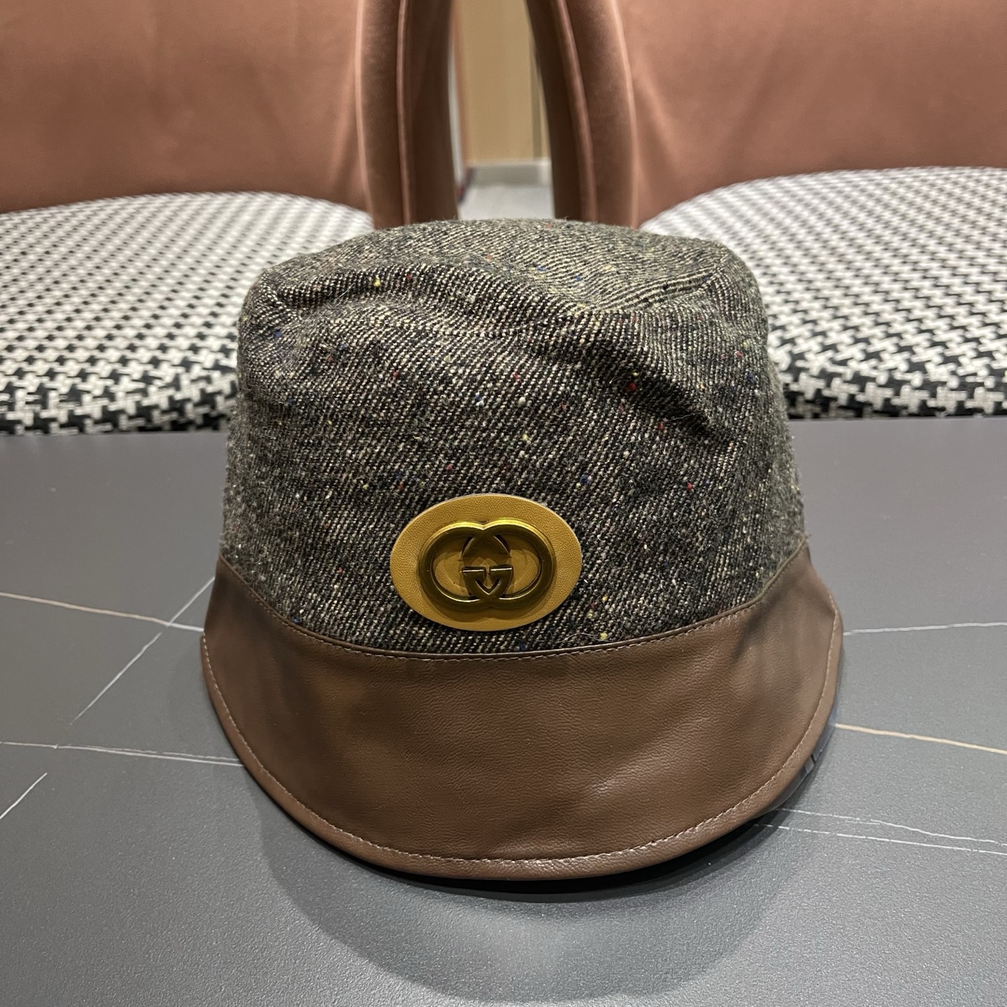 古奇GUCCI 秋新款渔夫帽， 工艺非常精美 高档大气上档次！低调奢华，方便携带！跑量