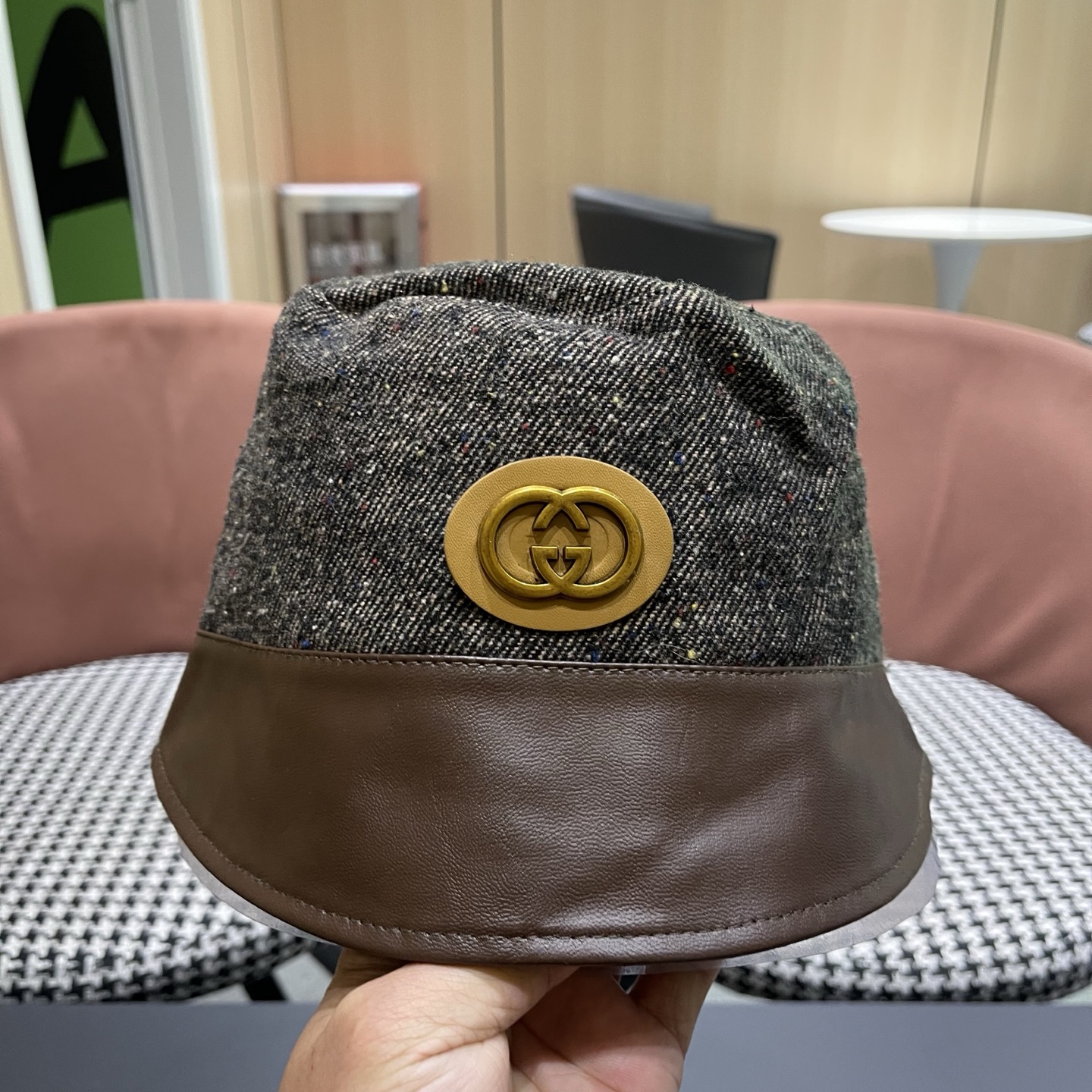 古奇GUCCI 秋新款渔夫帽， 工艺非常精美 高档大气上档次！低调奢华，方便携带！跑量