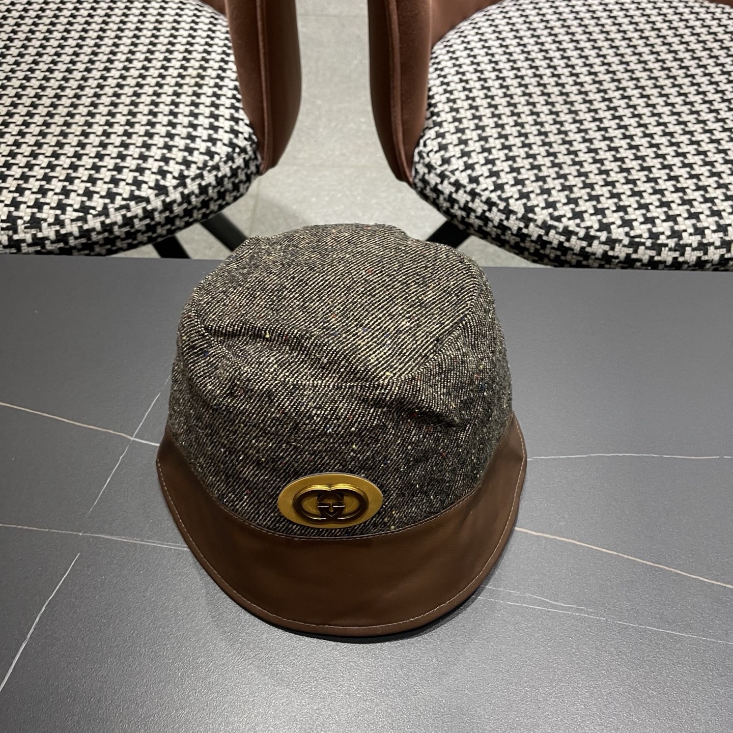 古奇GUCCI 秋新款渔夫帽， 工艺非常精美 高档大气上档次！低调奢华，方便携带！跑量