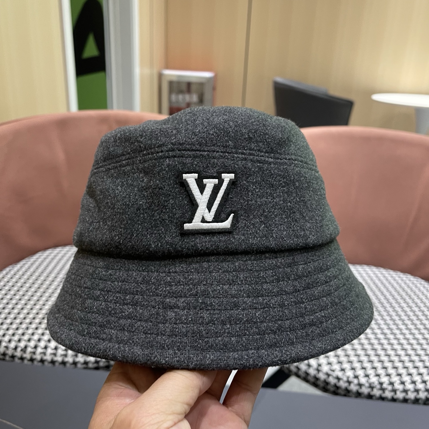 LV路易威登 早秋渔夫帽女防紫外线遮阳帽大头围太阳盆帽潮