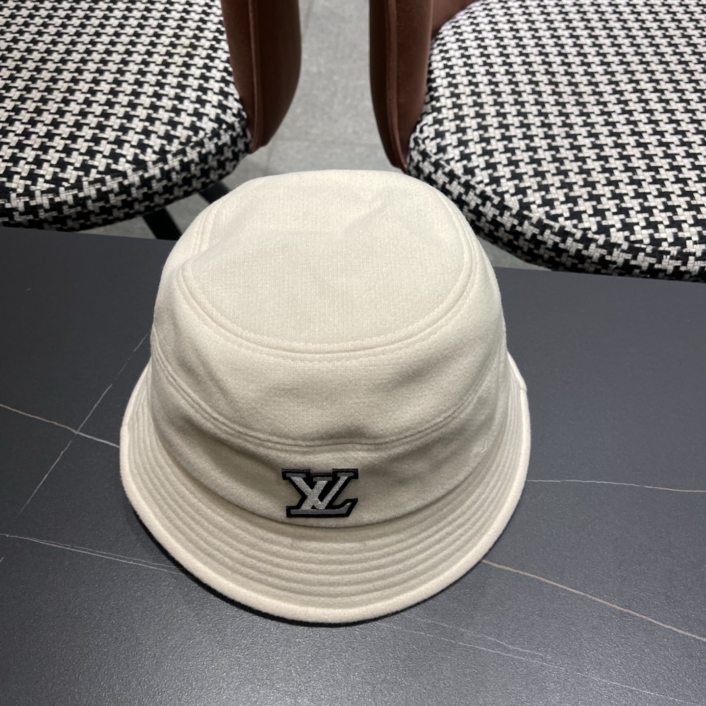 LV路易威登 早秋渔夫帽女防紫外线遮阳帽大头围太阳盆帽潮