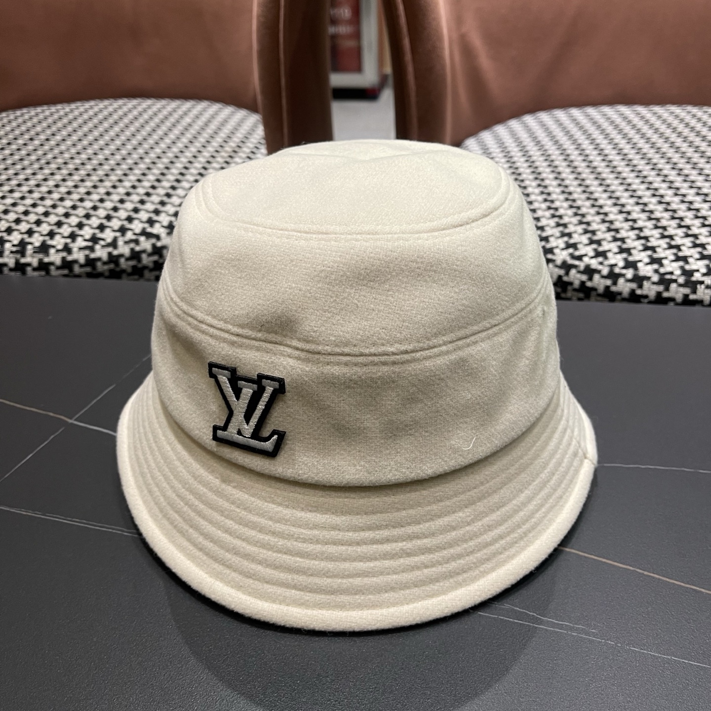 LV路易威登 早秋渔夫帽女防紫外线遮阳帽大头围太阳盆帽潮