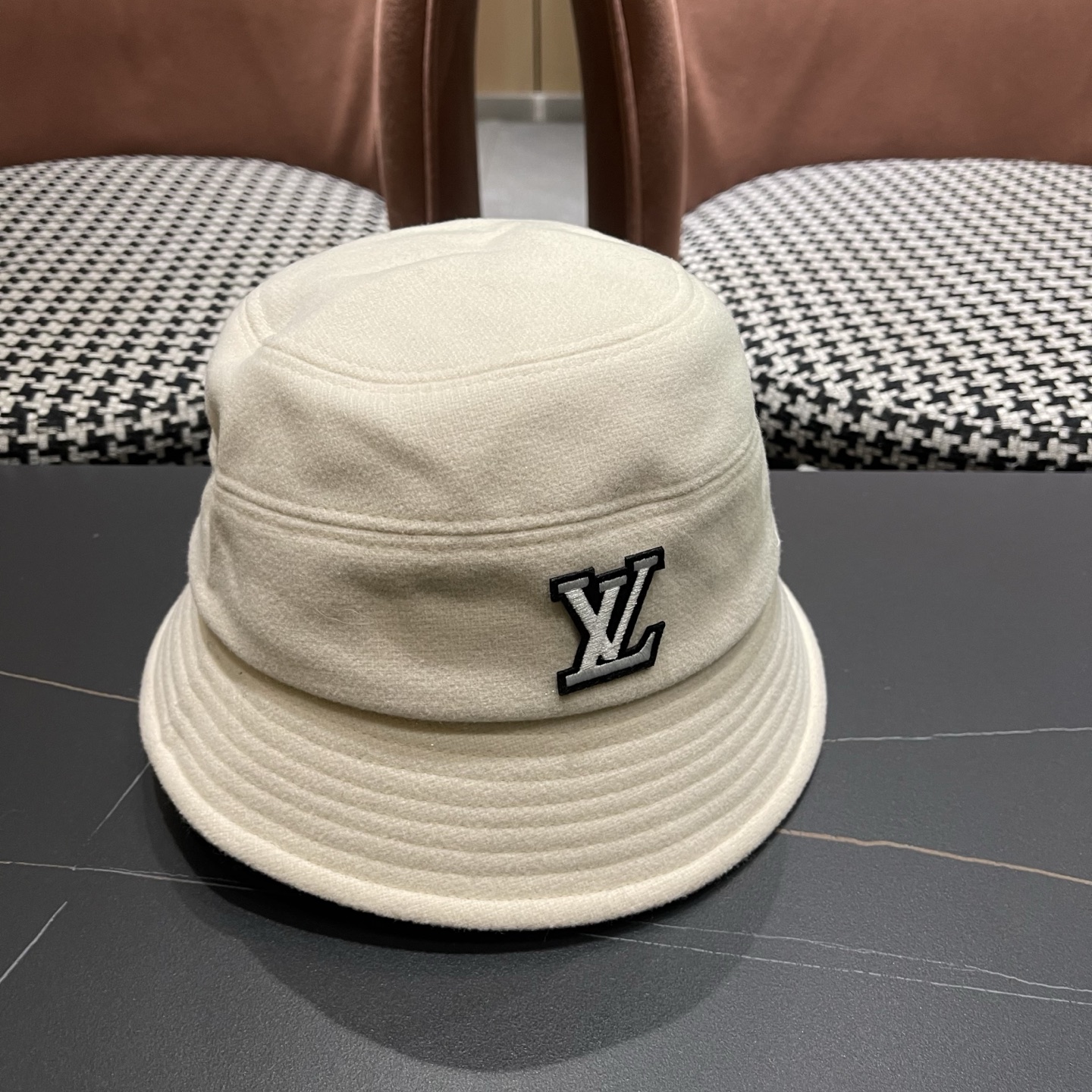 LV路易威登 早秋渔夫帽女防紫外线遮阳帽大头围太阳盆帽潮