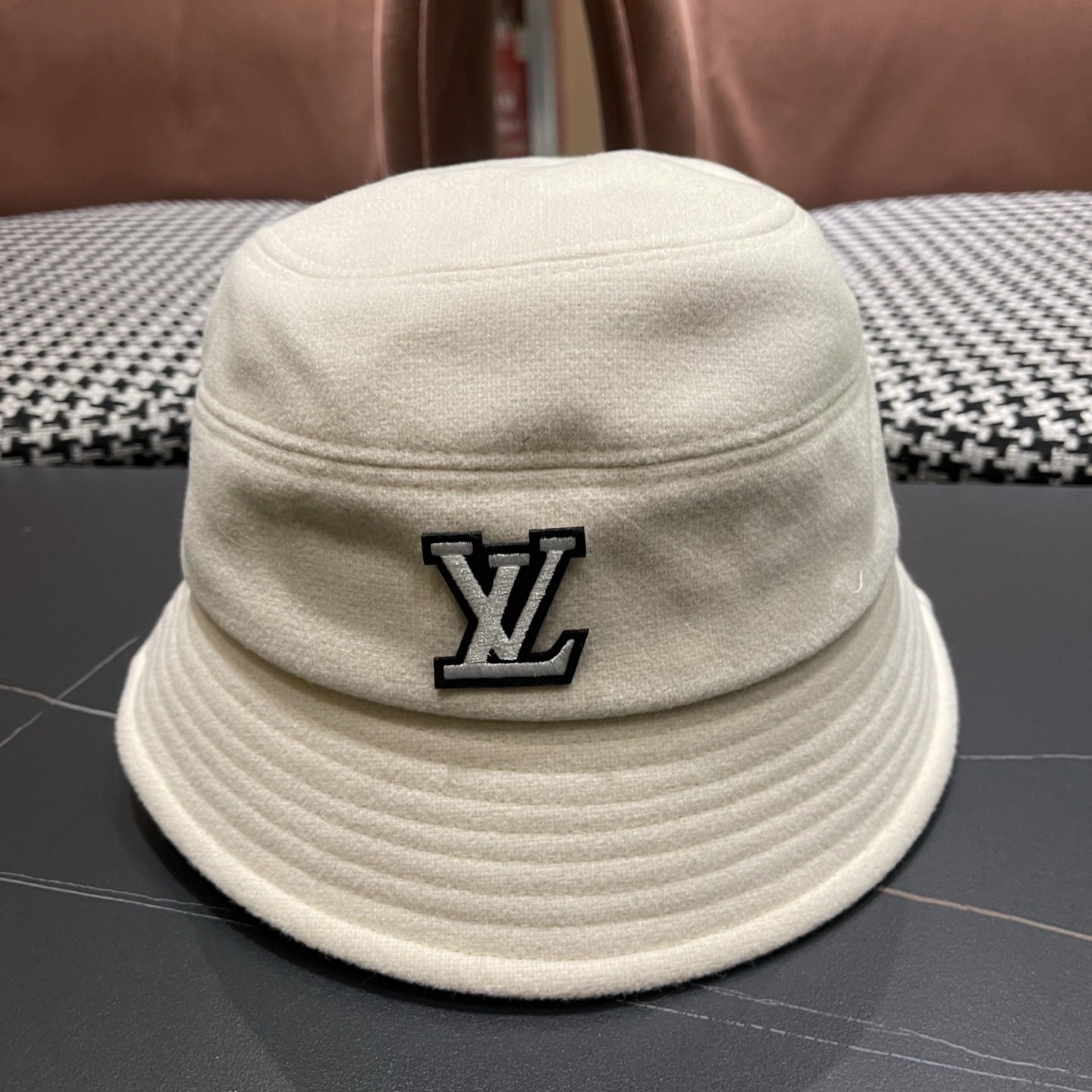 LV路易威登 早秋渔夫帽女防紫外线遮阳帽大头围太阳盆帽潮