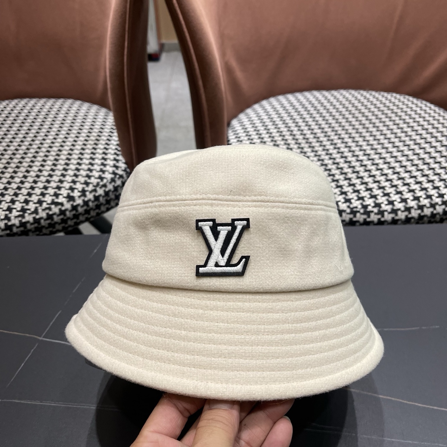 LV路易威登 早秋渔夫帽女防紫外线遮阳帽大头围太阳盆帽潮