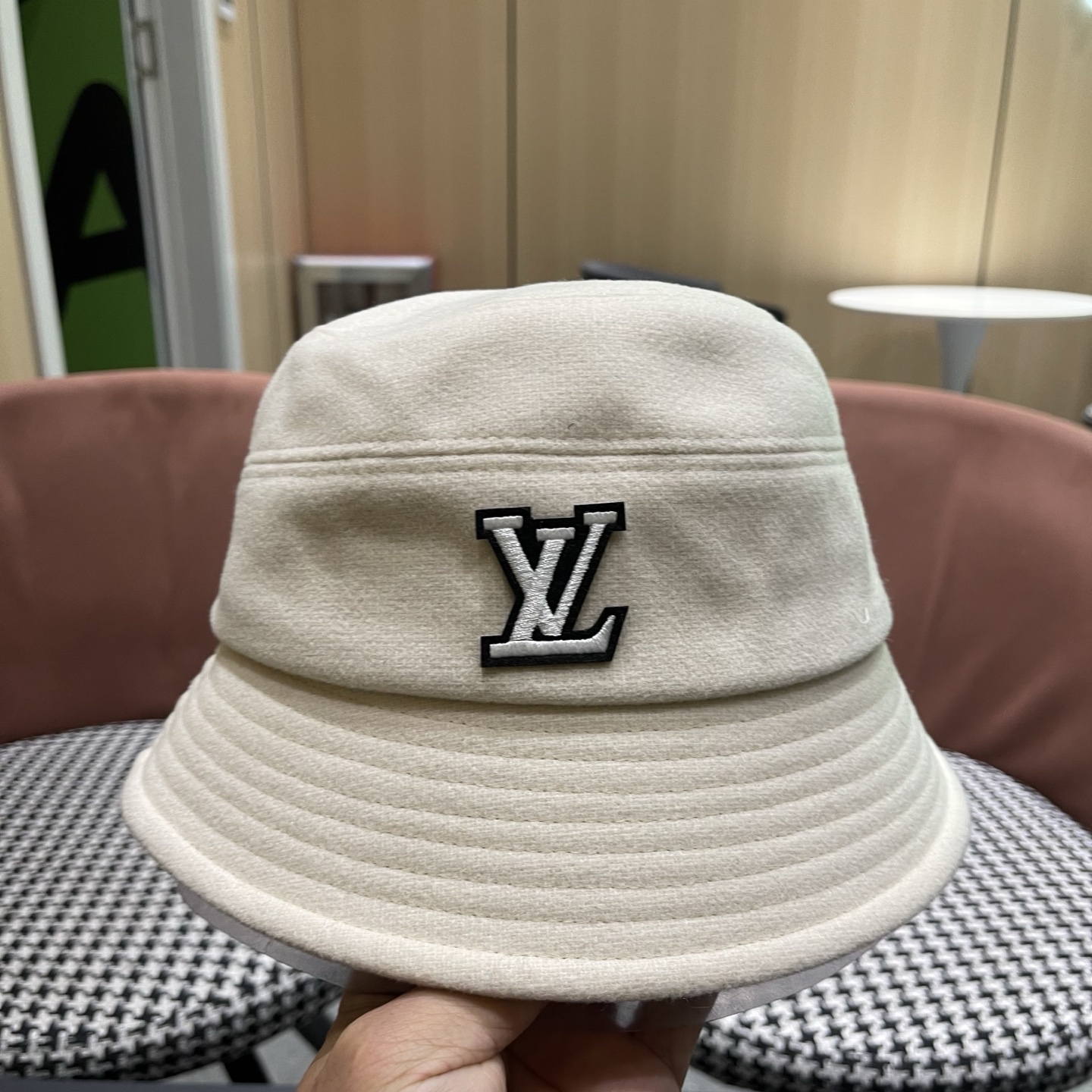 LV路易威登 早秋渔夫帽女防紫外线遮阳帽大头围太阳盆帽潮