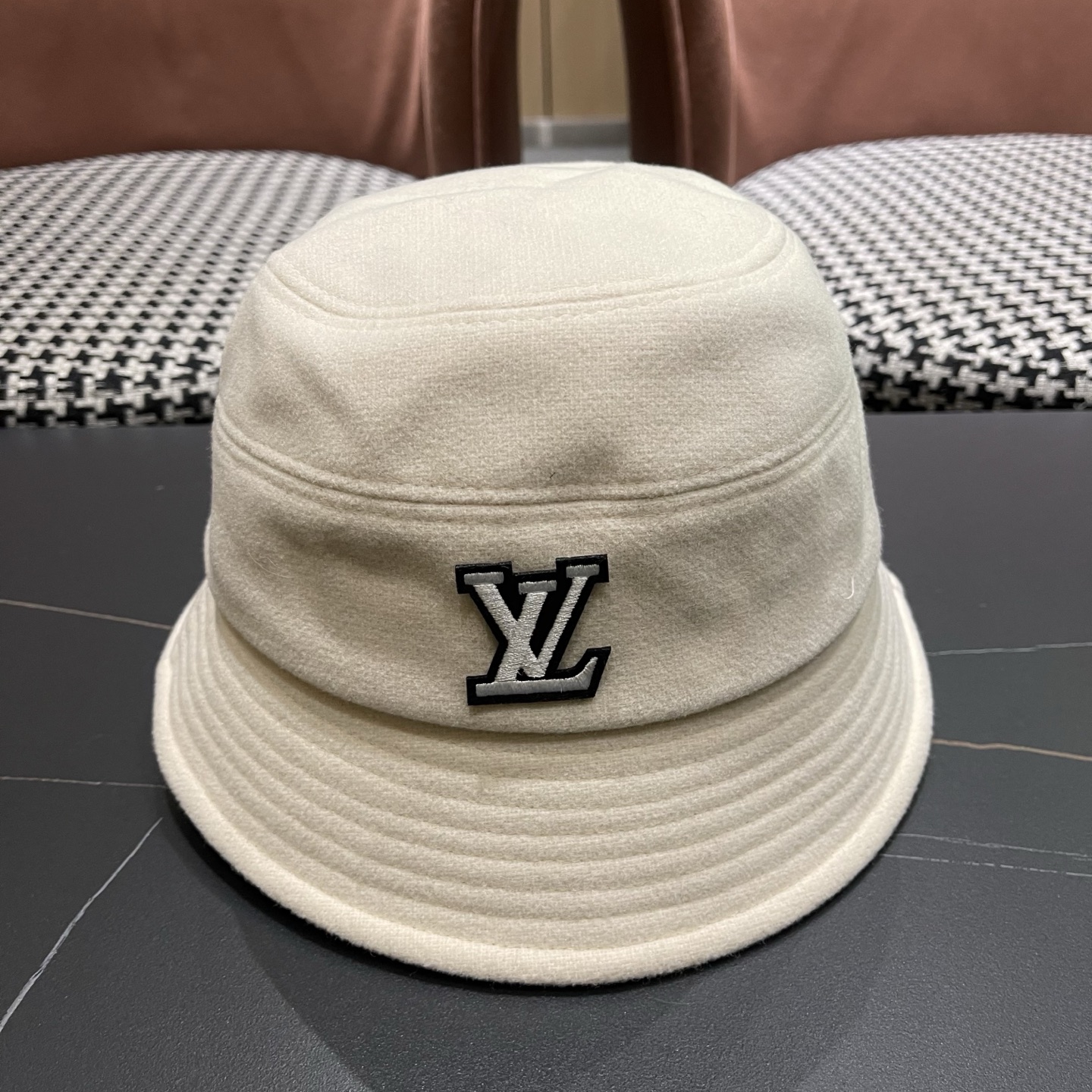 LV路易威登 早秋渔夫帽女防紫外线遮阳帽大头围太阳盆帽潮