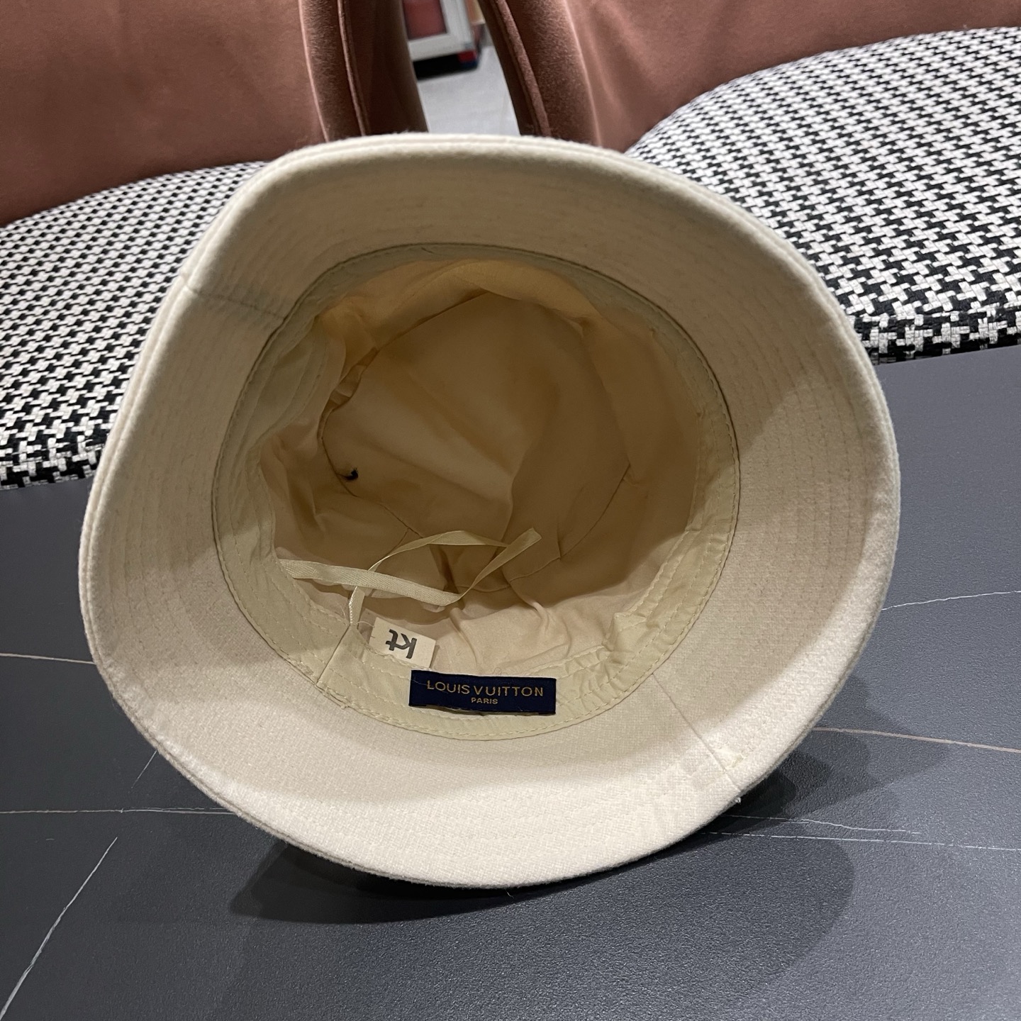 LV路易威登 早秋渔夫帽女防紫外线遮阳帽大头围太阳盆帽潮