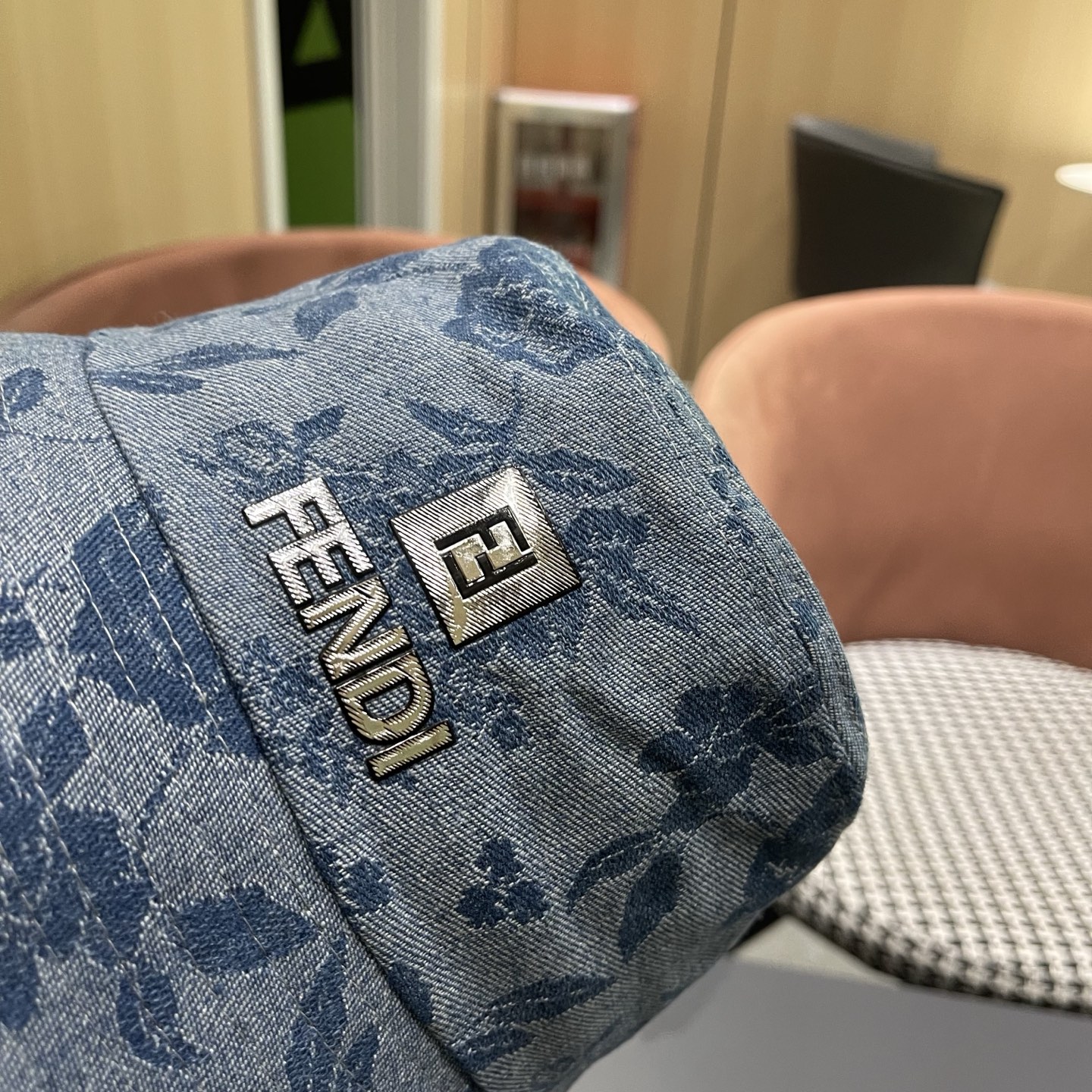 芬迪FENDI 新款日系小众时尚渔夫帽女夏天街头百搭防晒遮阳盆帽男显脸小