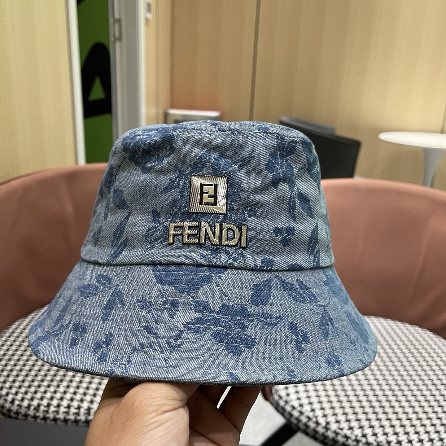 芬迪FENDI 新款日系小众时尚渔夫帽女夏天街头百搭防晒遮阳盆帽男显脸小