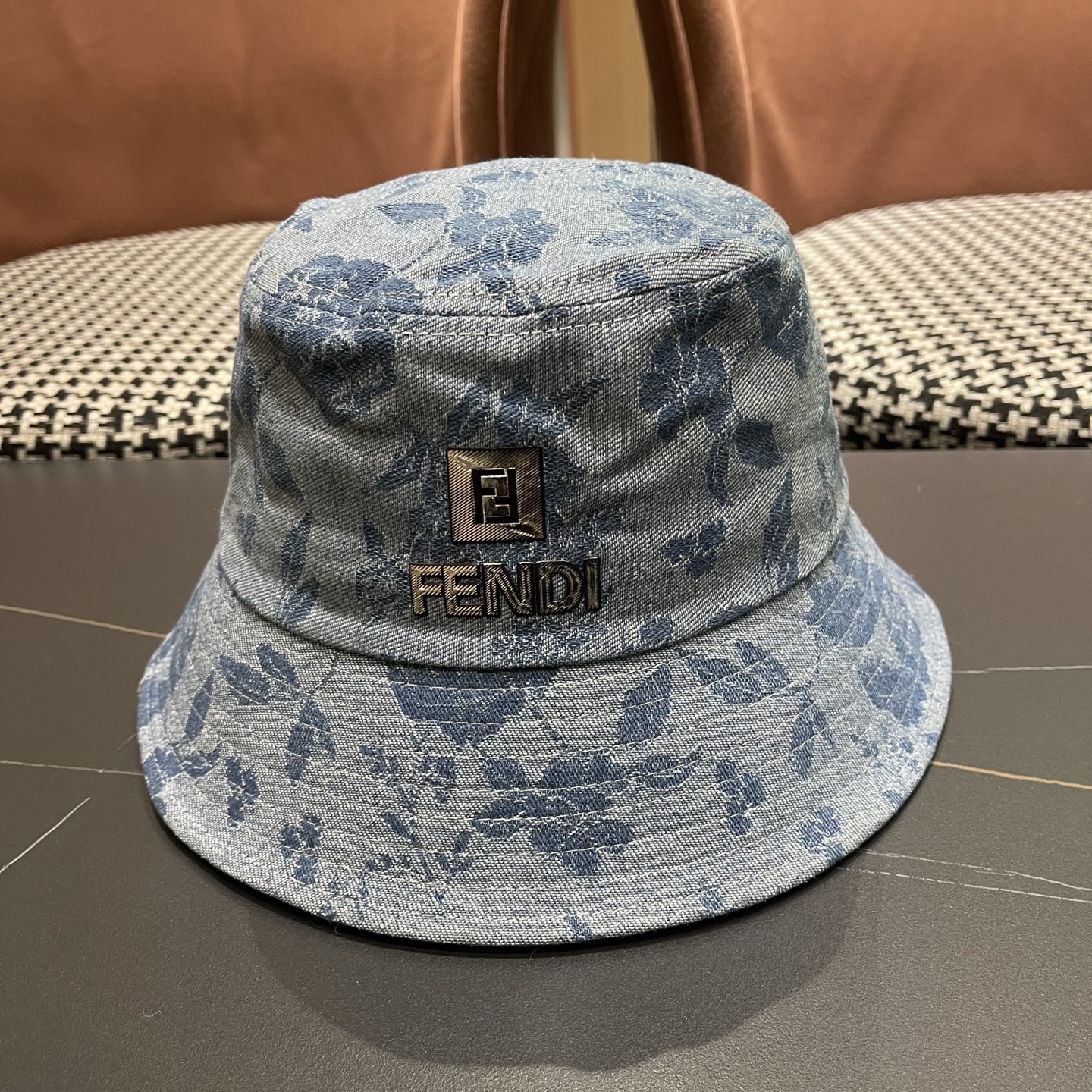 芬迪FENDI 新款日系小众时尚渔夫帽女夏天街头百搭防晒遮阳盆帽男显脸小