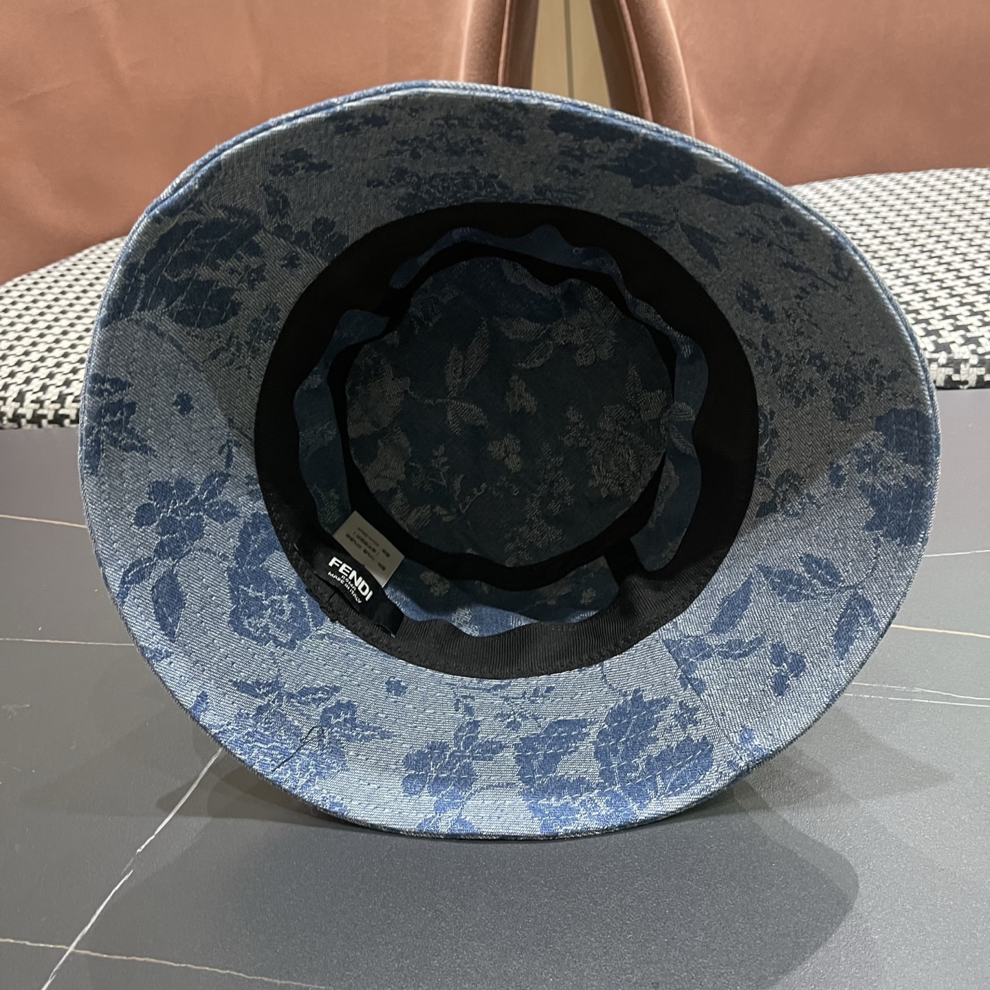 芬迪FENDI 新款日系小众时尚渔夫帽女夏天街头百搭防晒遮阳盆帽男显脸小