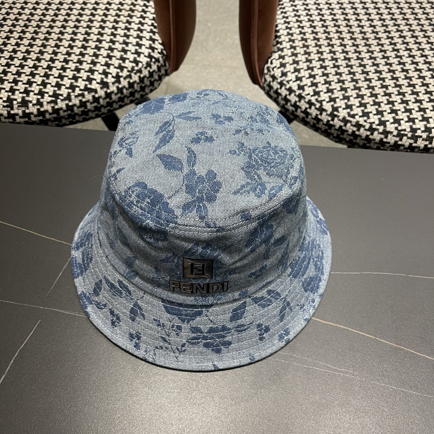 芬迪FENDI 新款日系小众时尚渔夫帽女夏天街头百搭防晒遮阳盆帽男显脸小