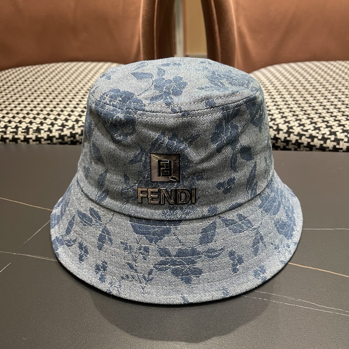 芬迪FENDI 新款日系小众时尚渔夫帽女夏天街头百搭防晒遮阳盆帽男显脸小