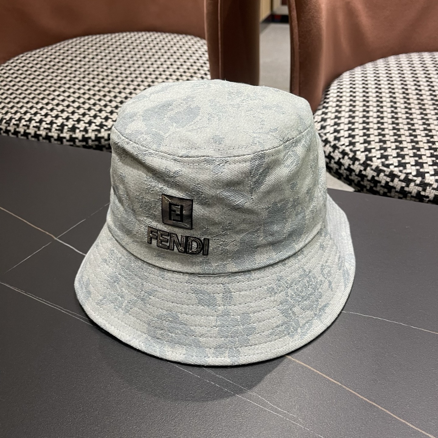 芬迪FENDI 新款日系小众时尚渔夫帽女夏天街头百搭防晒遮阳盆帽男显脸小