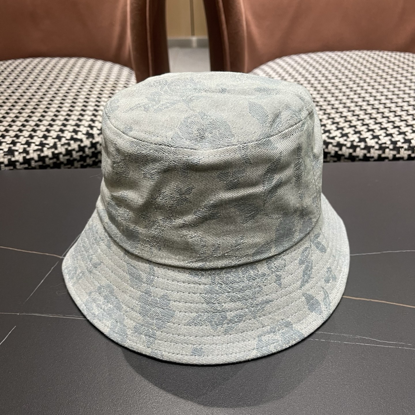 芬迪FENDI 新款日系小众时尚渔夫帽女夏天街头百搭防晒遮阳盆帽男显脸小