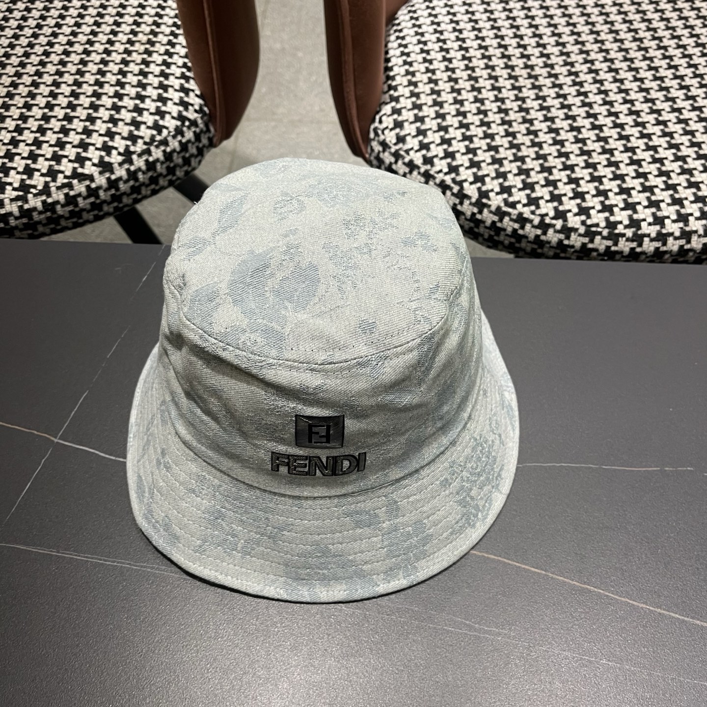 芬迪FENDI 新款日系小众时尚渔夫帽女夏天街头百搭防晒遮阳盆帽男显脸小