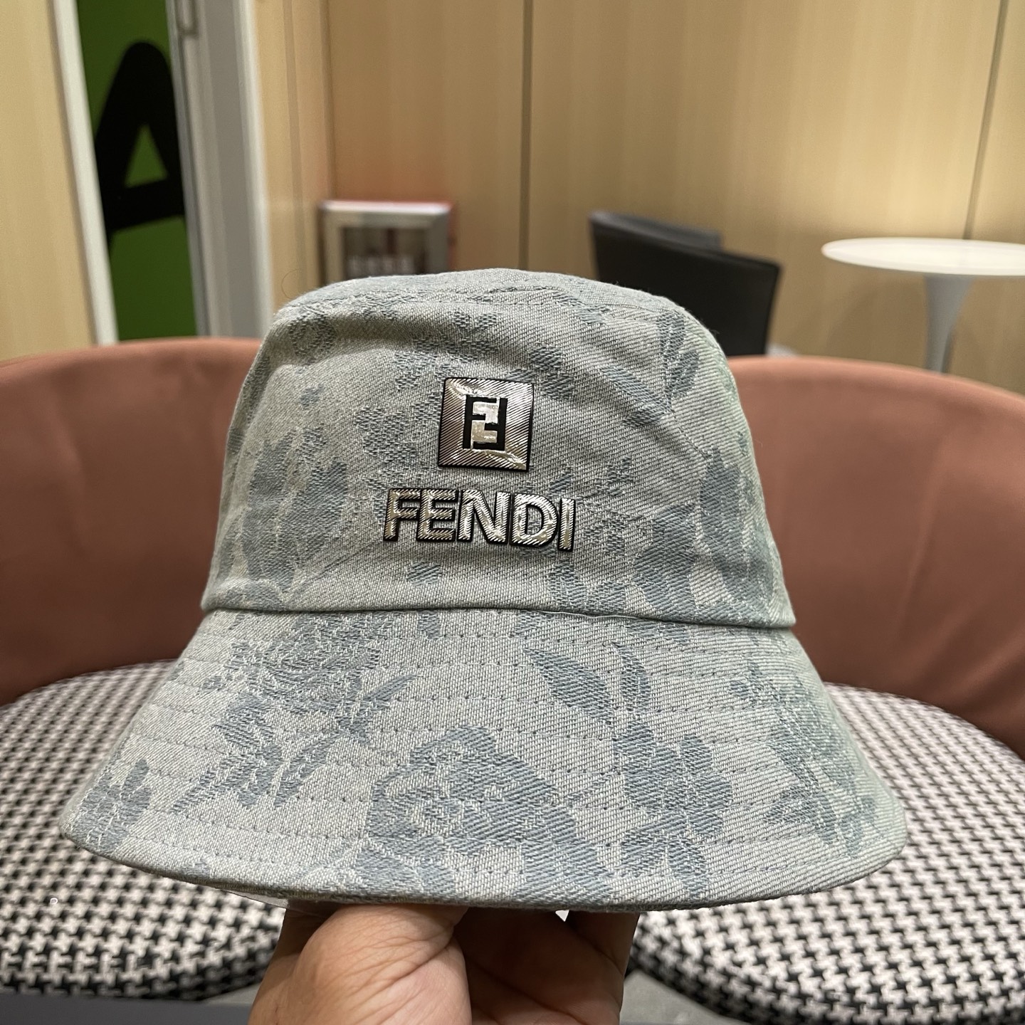 芬迪FENDI 新款日系小众时尚渔夫帽女夏天街头百搭防晒遮阳盆帽男显脸小