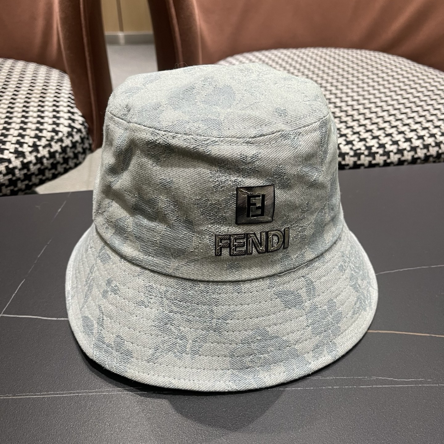 芬迪FENDI 新款日系小众时尚渔夫帽女夏天街头百搭防晒遮阳盆帽男显脸小