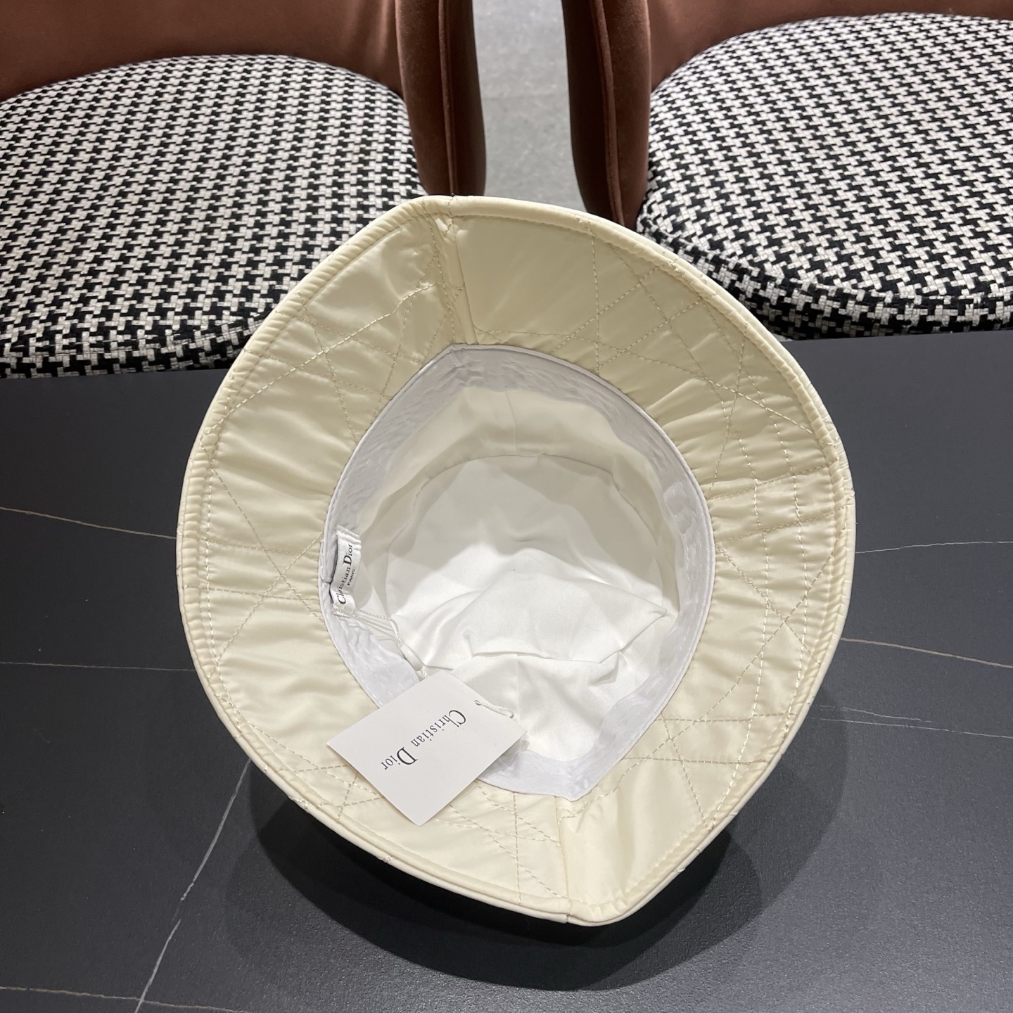 原单品质【迪奥DIOR】官网同步上线 韩版新款英式运动款重工定制款1:1原单品质 男女通用渔夫原版质量专